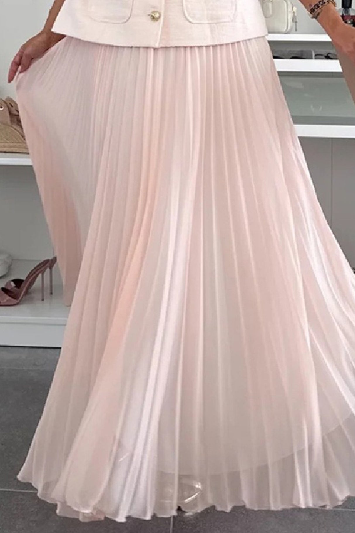 Arolora Button-down Tank Top Mesh Pleated Skirt Set