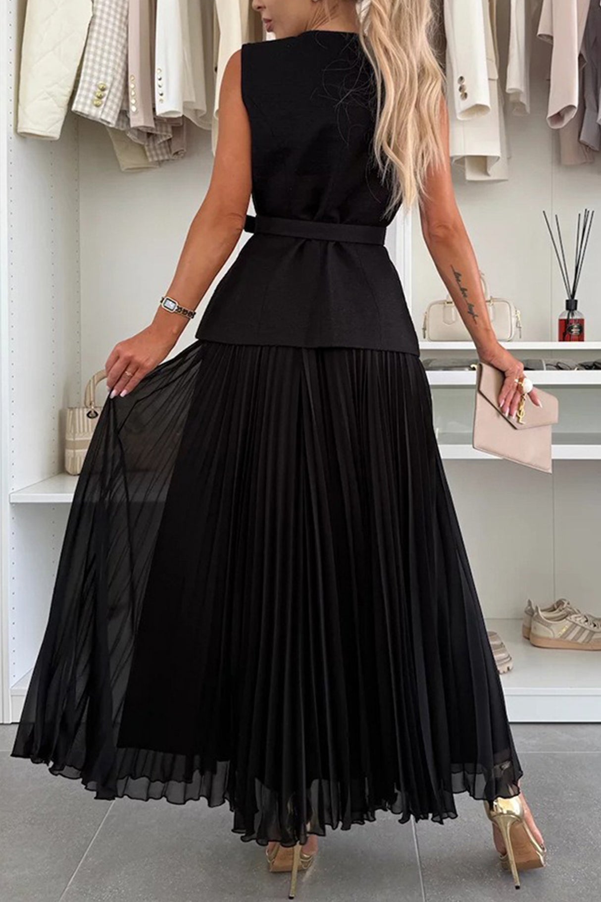 Arolora Button-down Tank Top Mesh Pleated Skirt Set