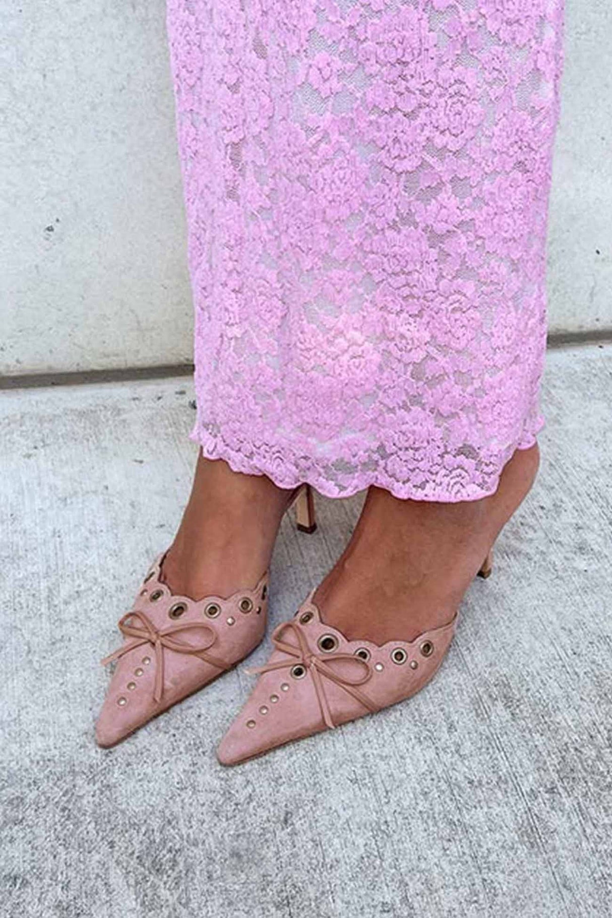 Suede Point Toe Bow Hollow Mule Pumps