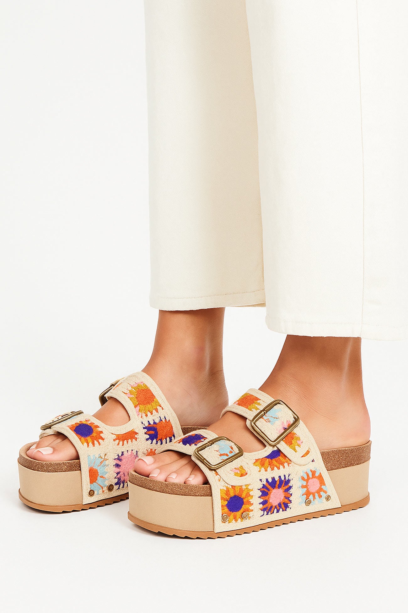 Boho Floral Embroidery Platform Sandals