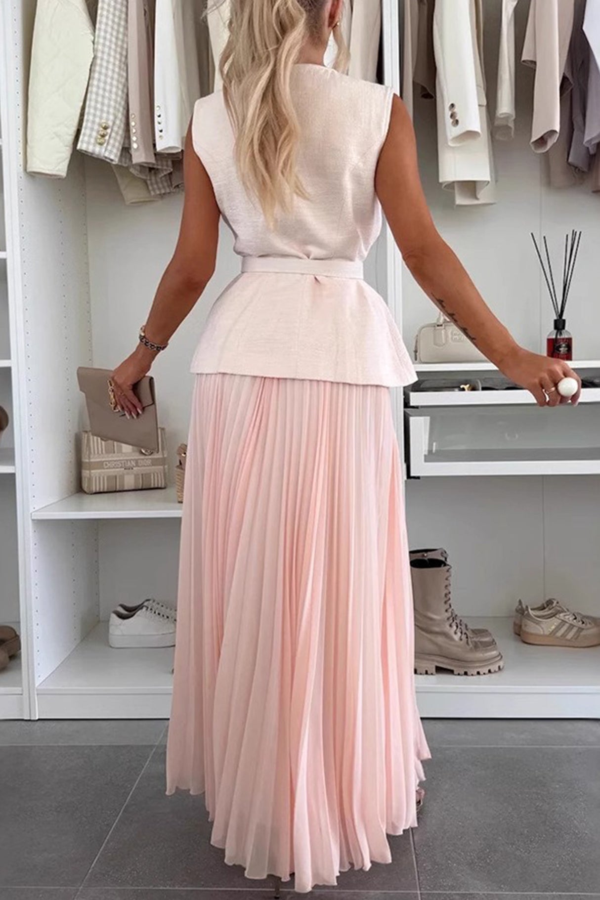 Arolora Button-down Tank Top Mesh Pleated Skirt Set