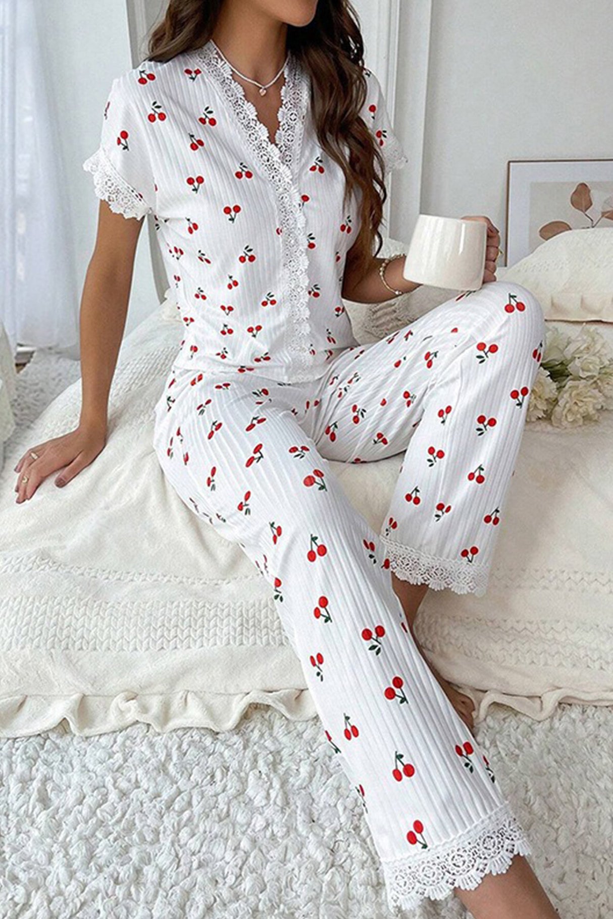 Arolora Lace Stitching Short-Sleeved Printed Loungewear