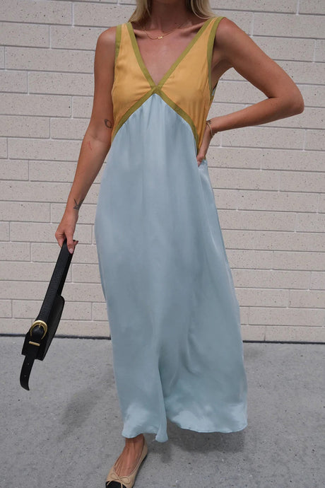 Arolora Contrast V Neck Sleeveless Maxi Dress
