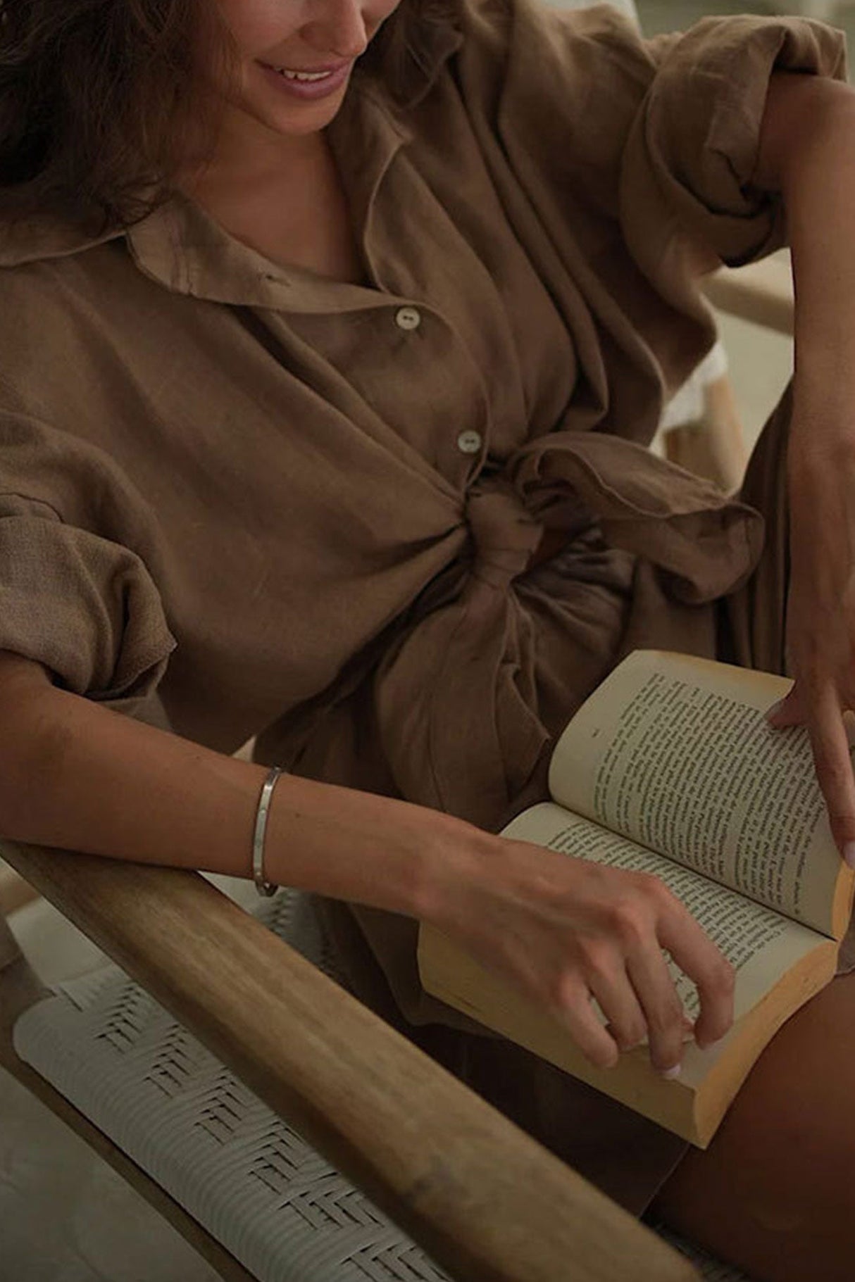 Arolora cotton-slit-hem-blouse-shorts-suits