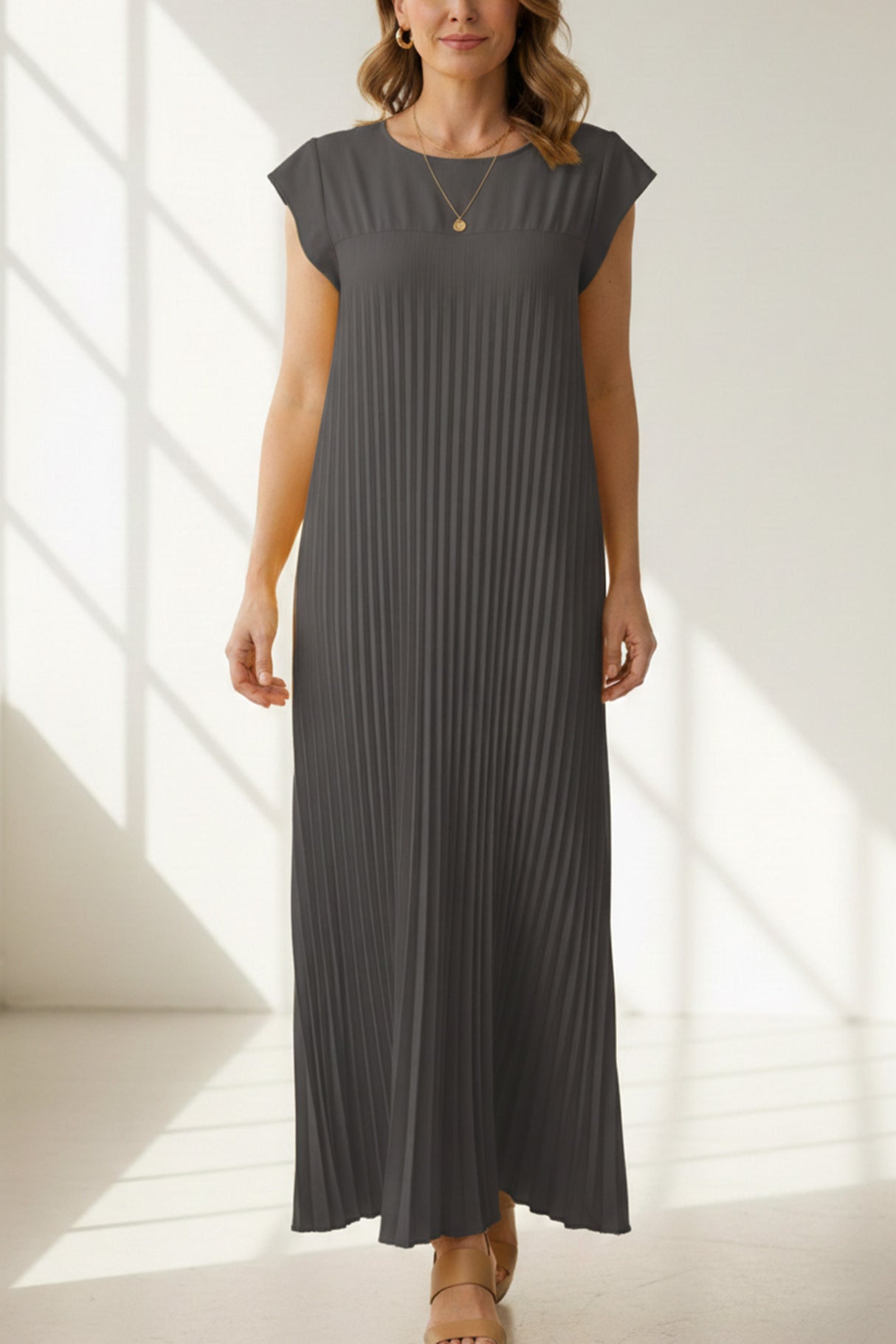 Crew Neck Cap Sleeve Pleated Dress