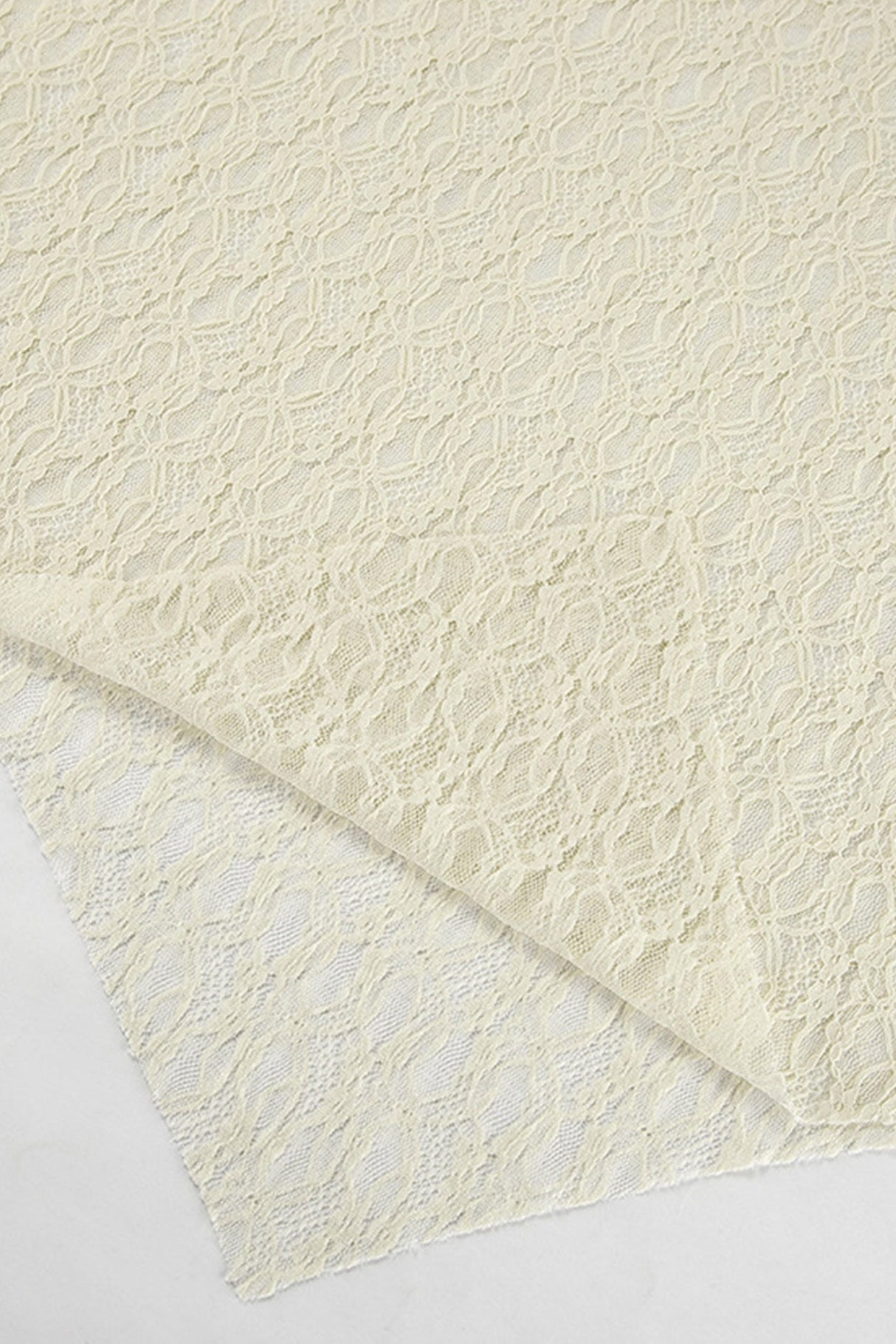 Arolora lace-boat-neck-crop-top-skirt-suits