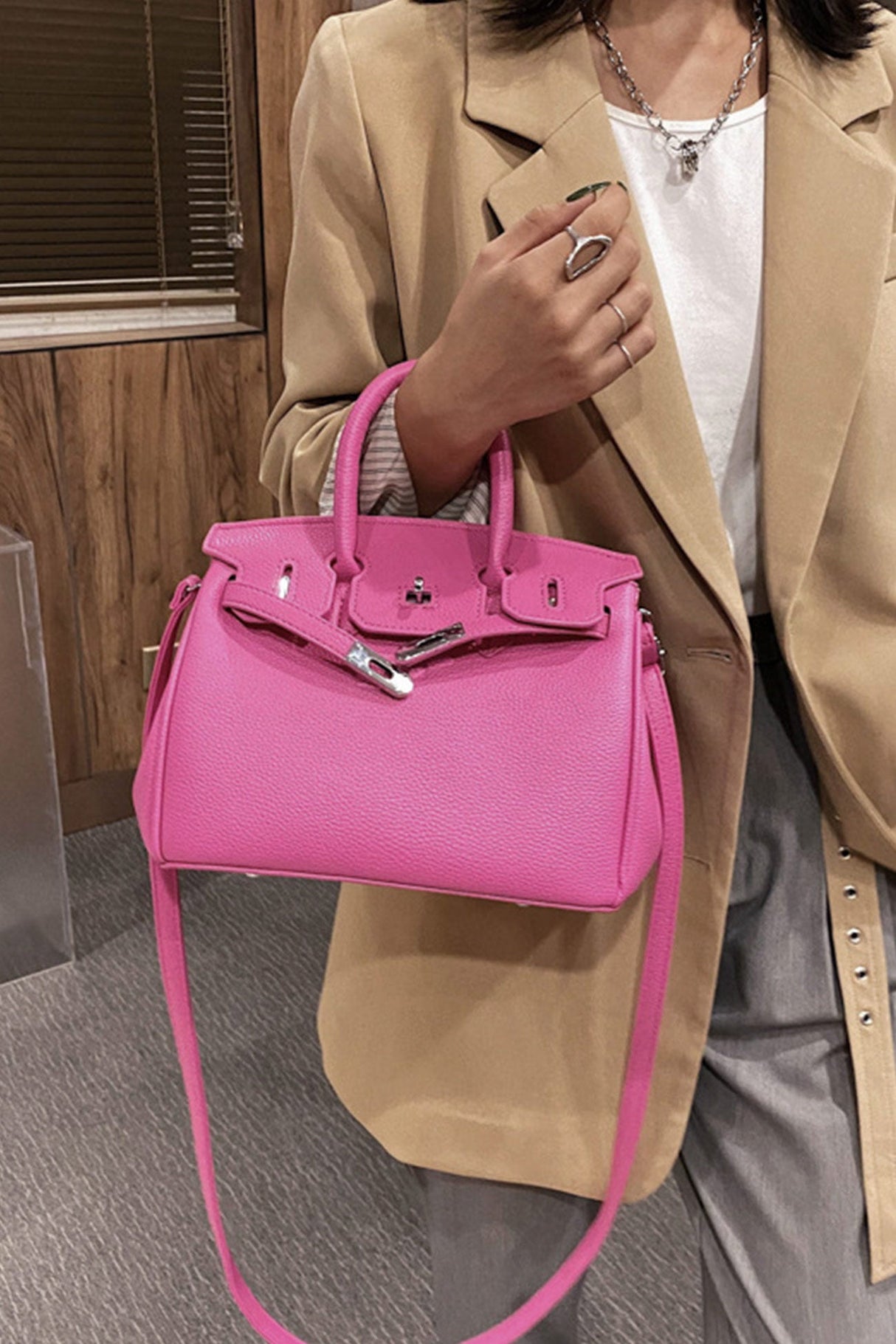 Arolora metal-buckle-solid-tote-bag