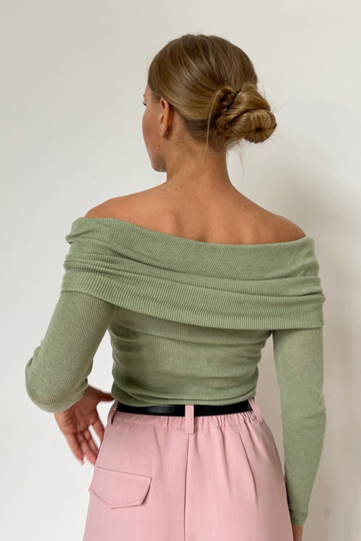 Arolora off-shoulder-long-sleeve-knit-tops