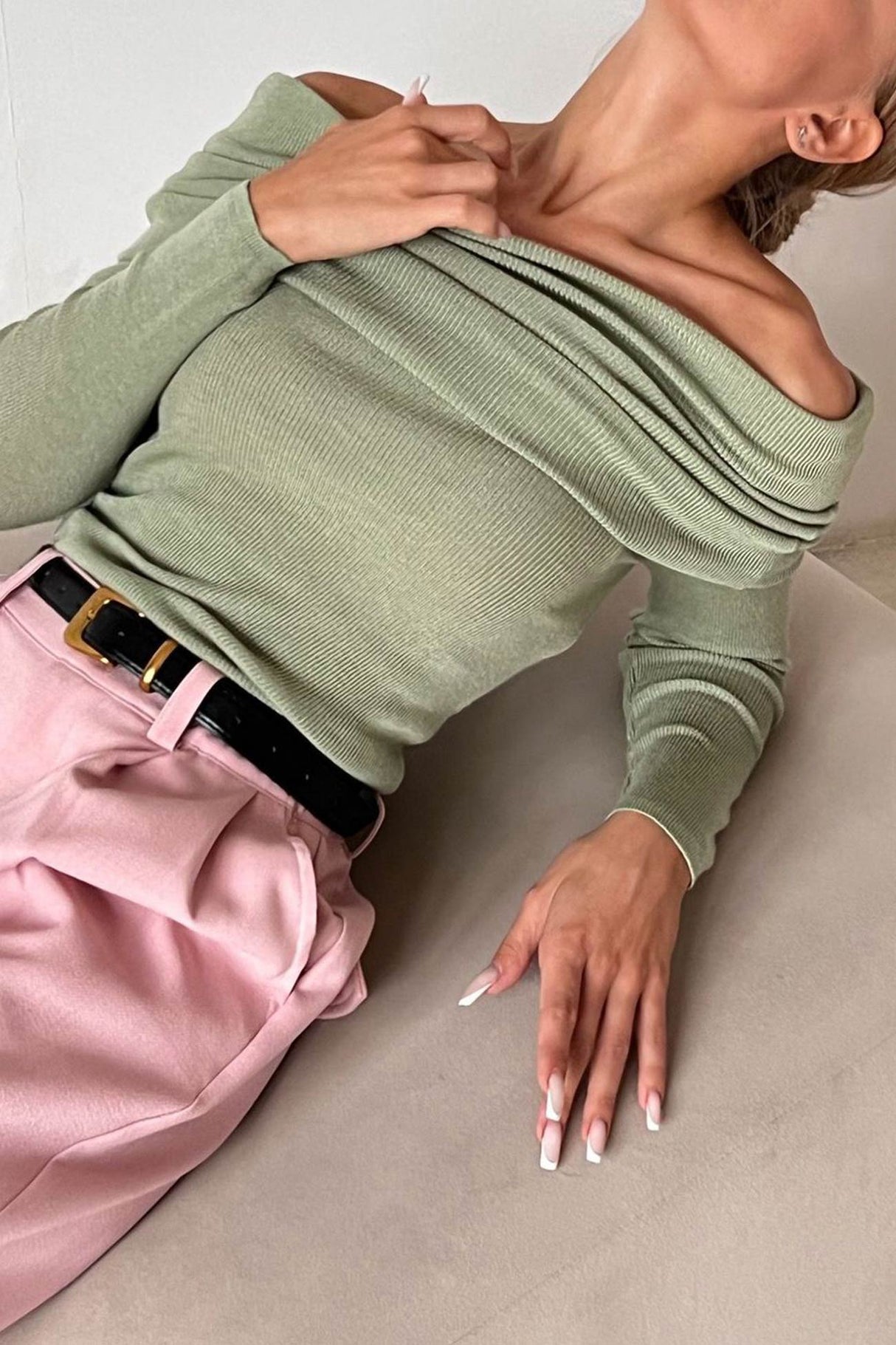 Arolora off-shoulder-long-sleeve-knit-tops