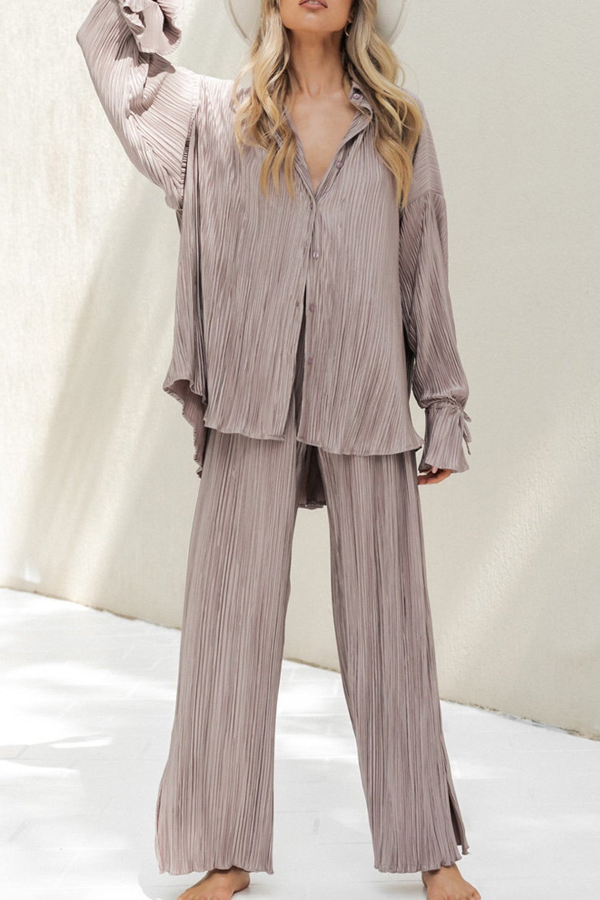 Arolora pleated-blouse-slit-long-pants-set