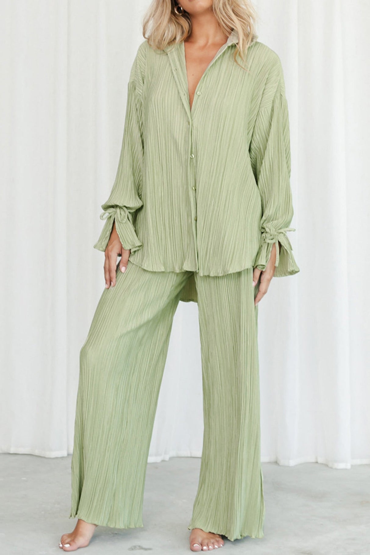 Arolora pleated-blouse-slit-long-pants-set