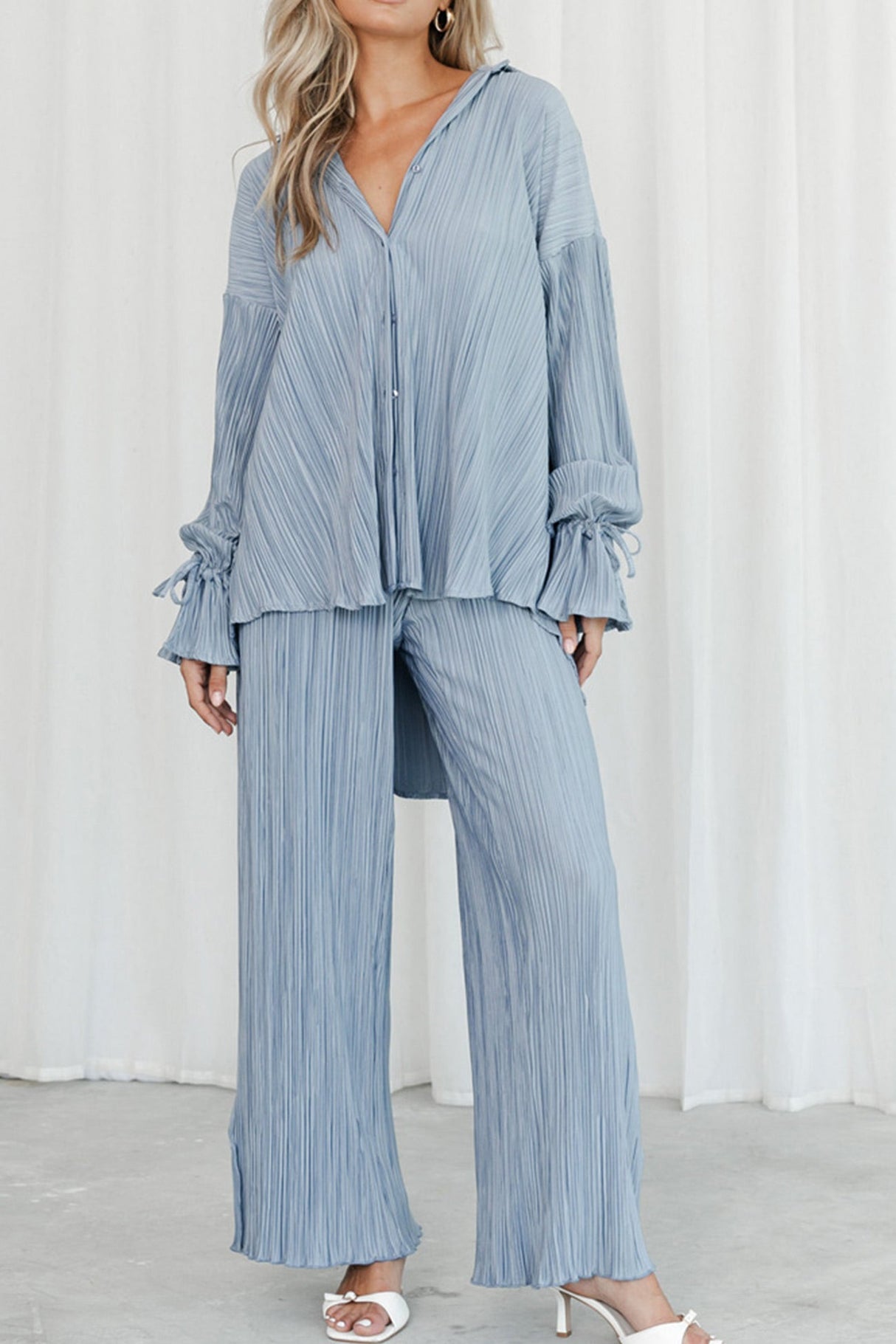 Arolora pleated-blouse-slit-long-pants-set