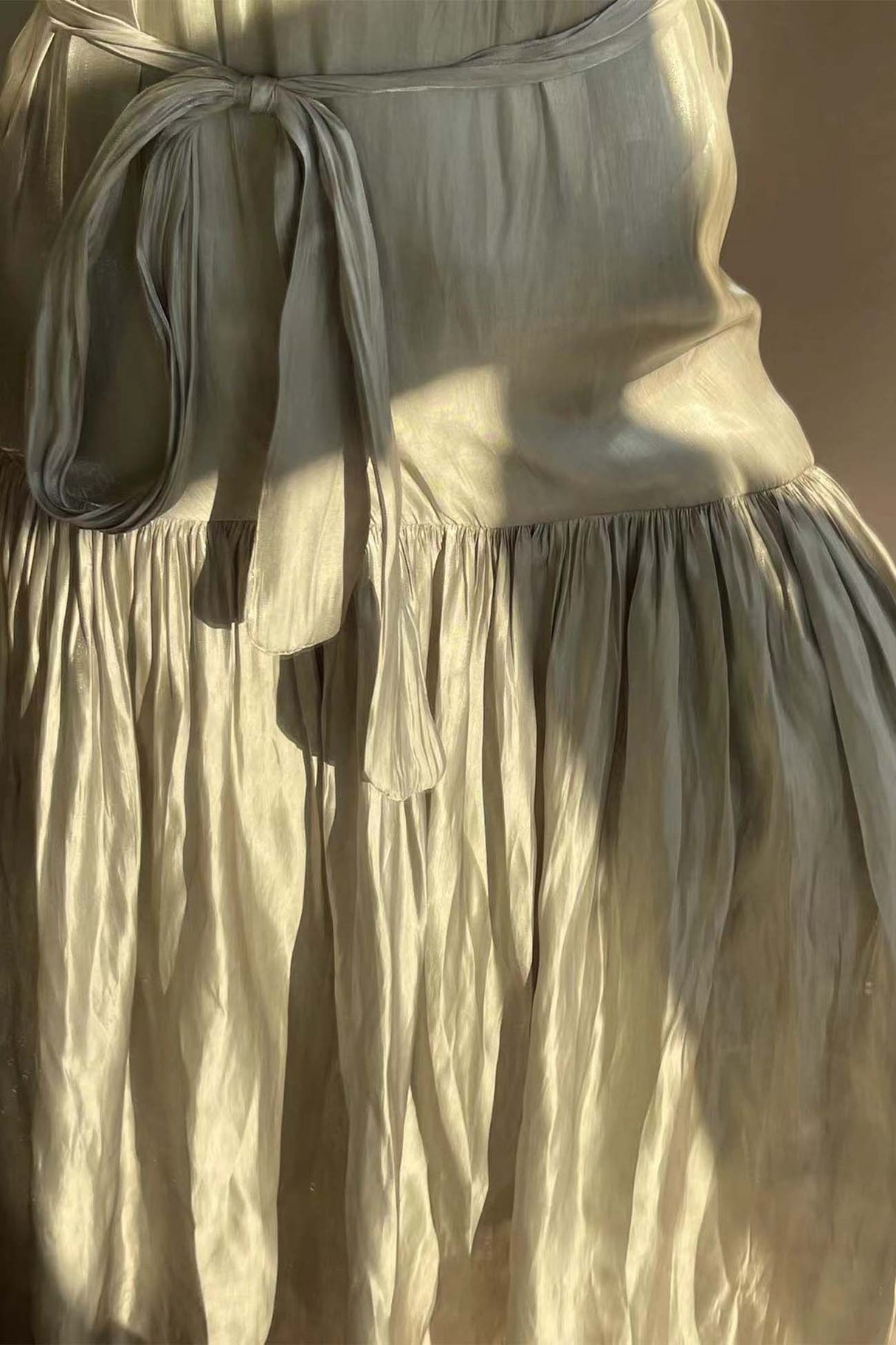 Arolora pleated-tie-waist-long-sleeve-maxi-dress