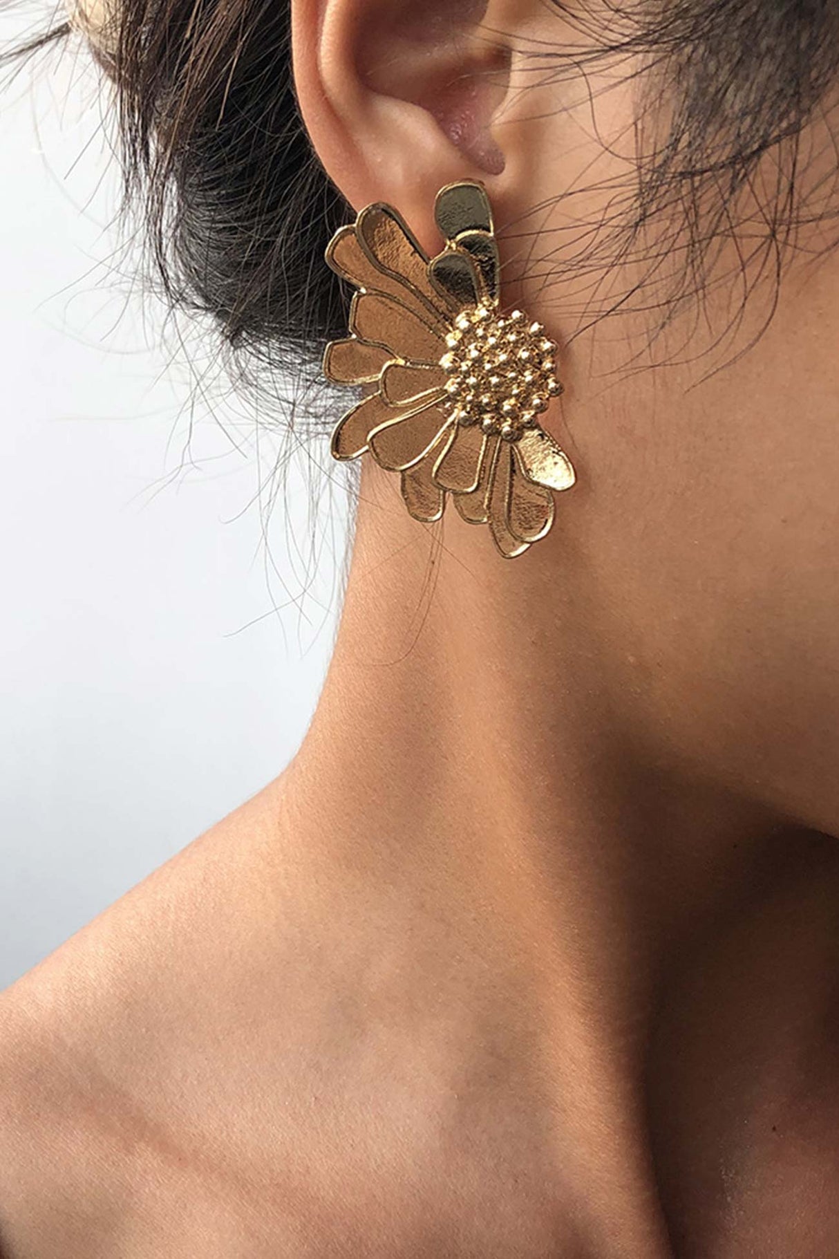 Retro Alloy Flower Stud Earrings