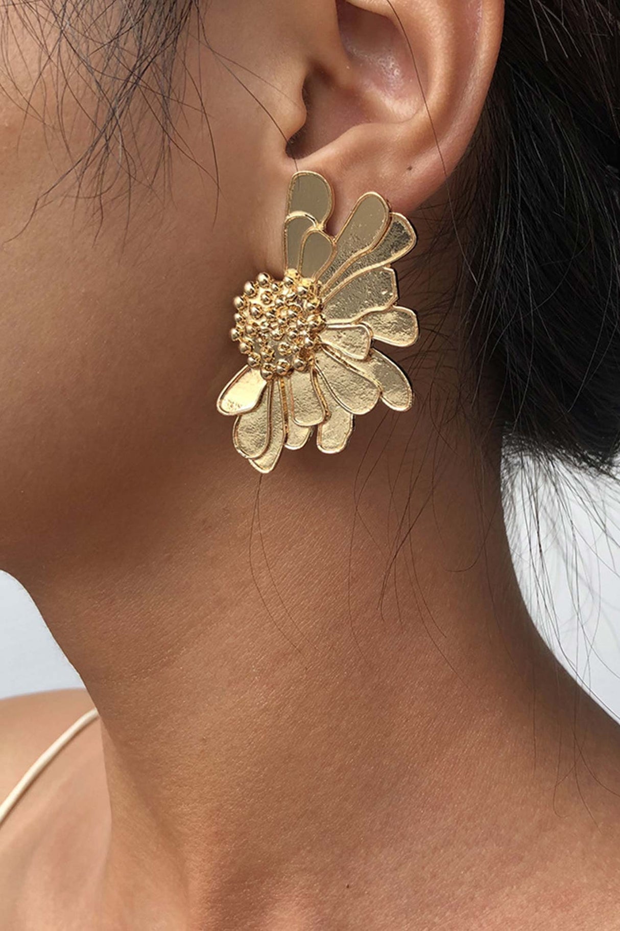Retro Alloy Flower Stud Earrings