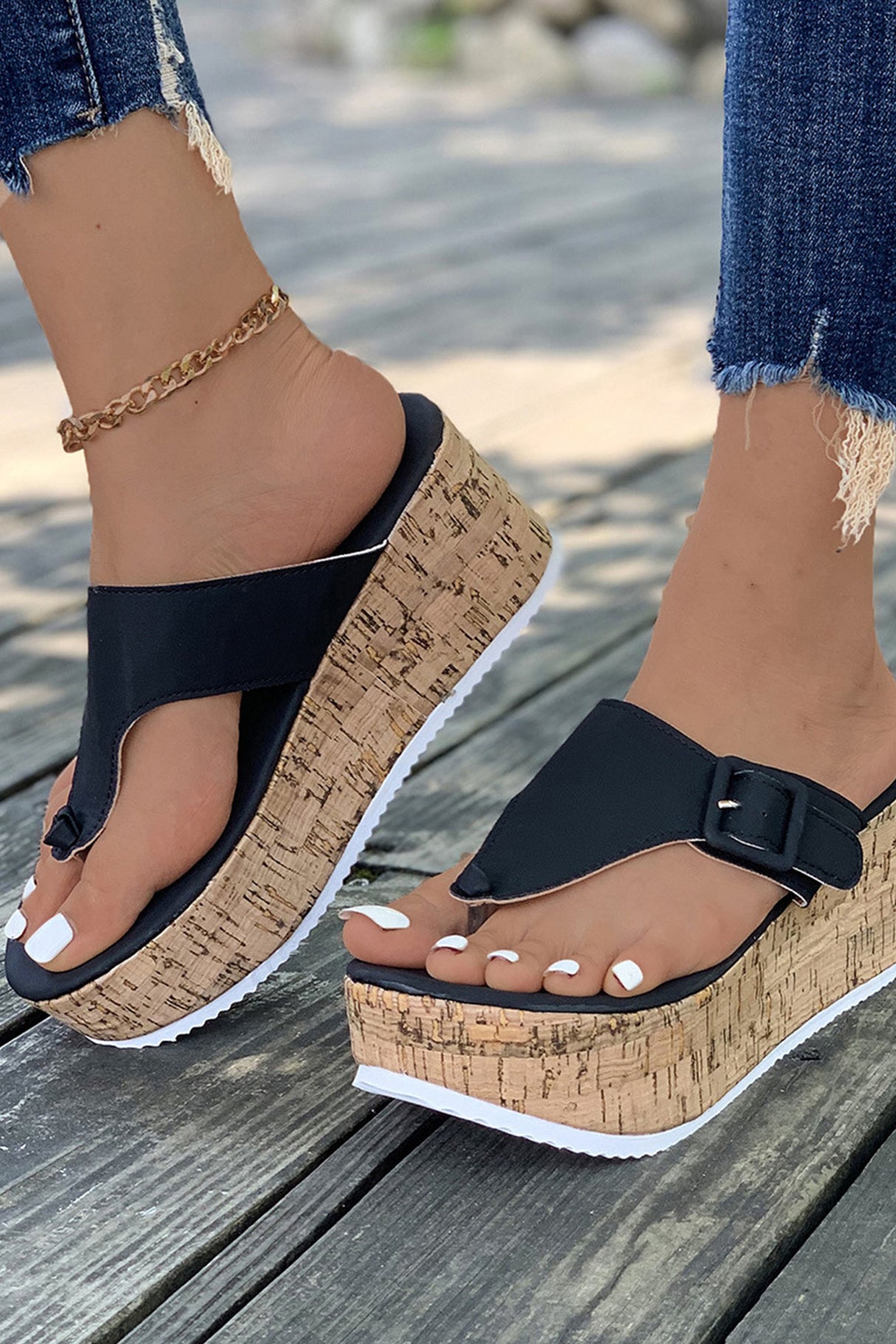 Solid Buckle Thick Sole Thong Sandals