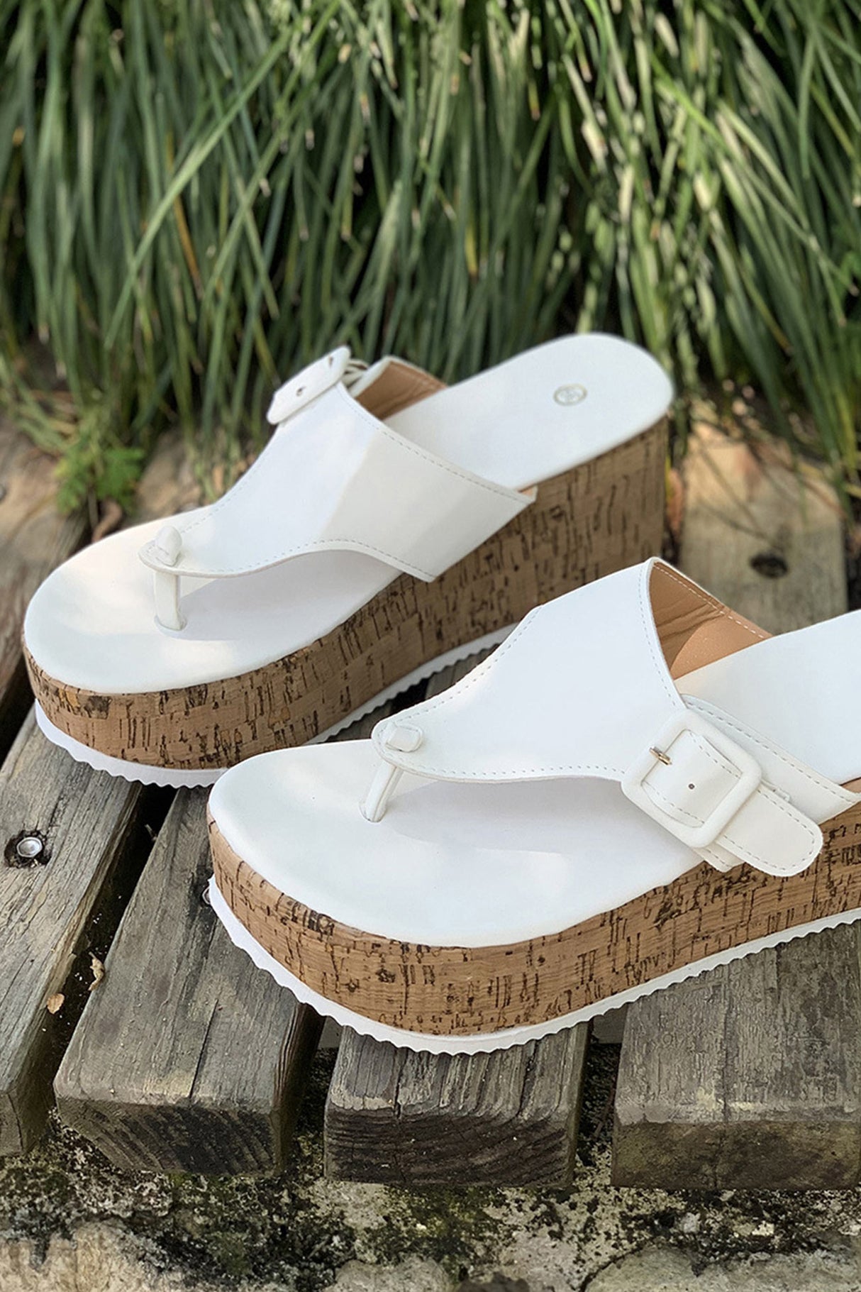 Solid Buckle Thick Sole Thong Sandals