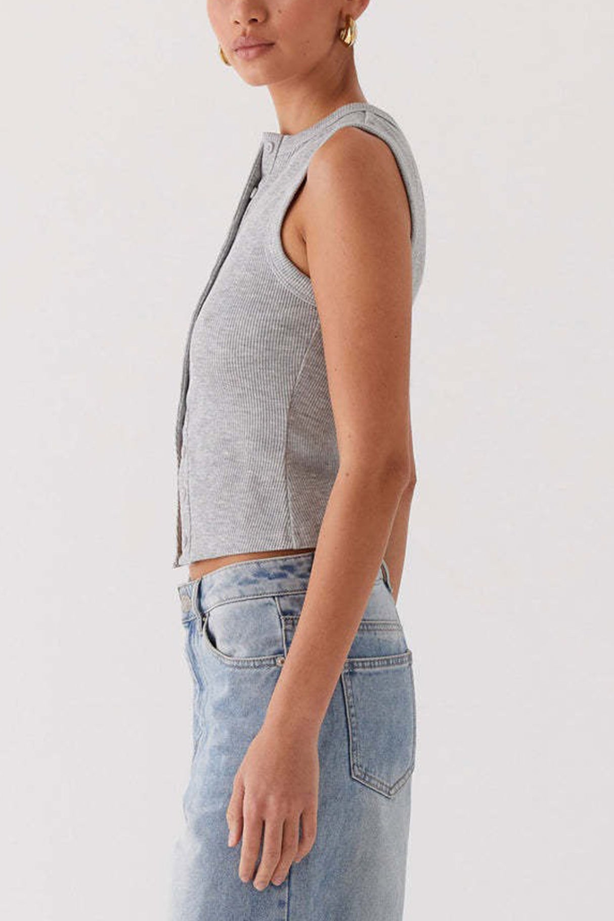 Arolora Solid Color Button-down Knit Tank Top