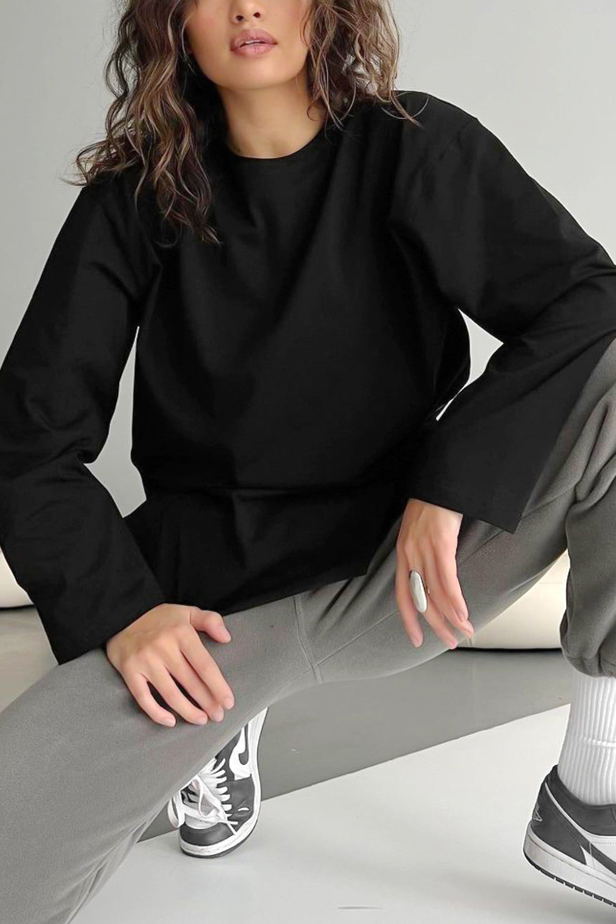 Arolora solid-crew-neck-slit-cotton-sweatshirt