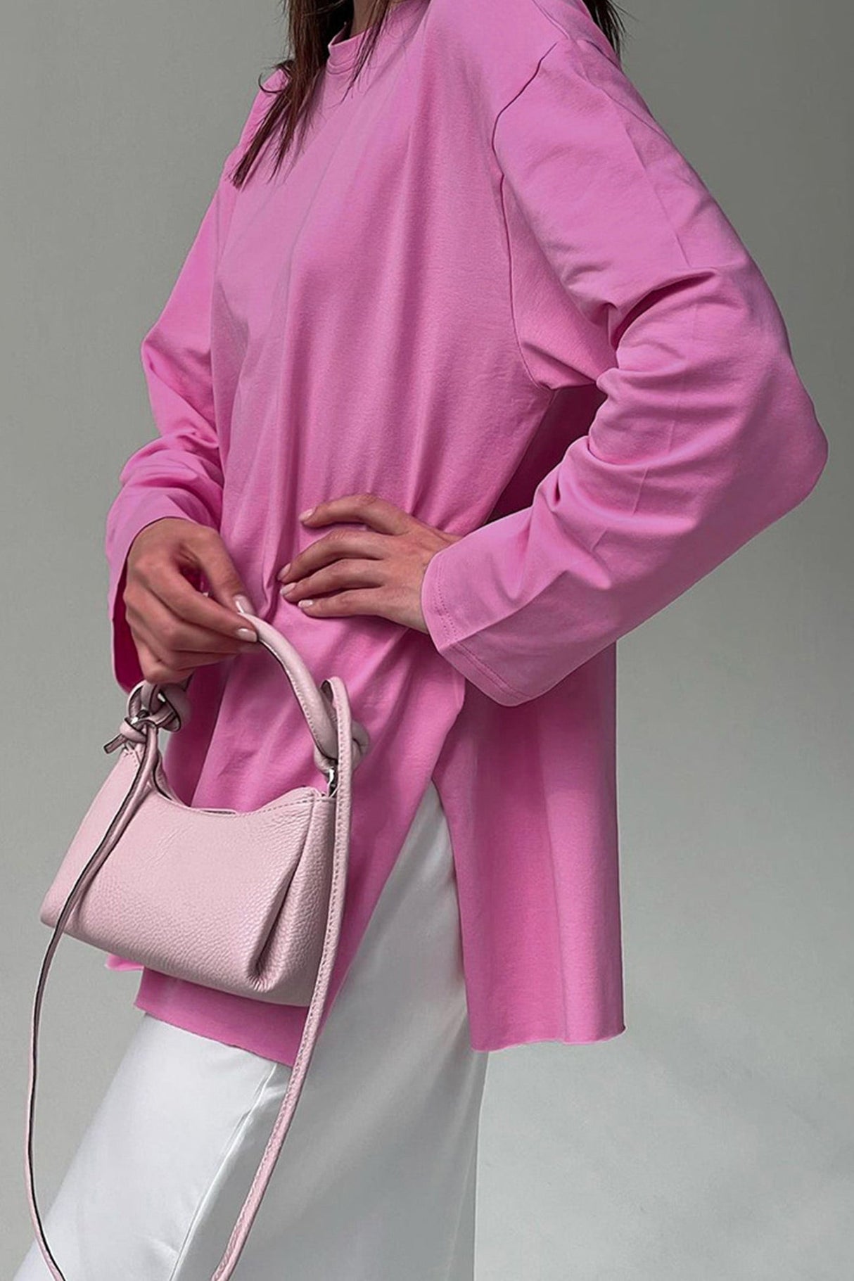 Arolora solid-crew-neck-slit-cotton-sweatshirt