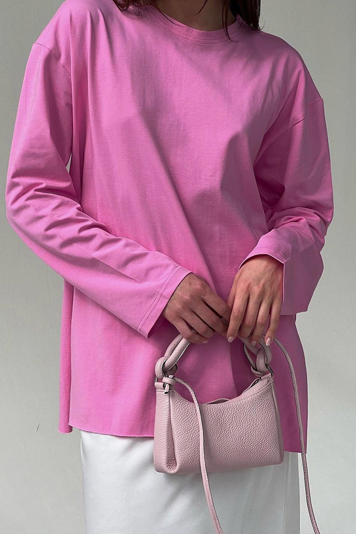 Arolora solid-crew-neck-slit-cotton-sweatshirt