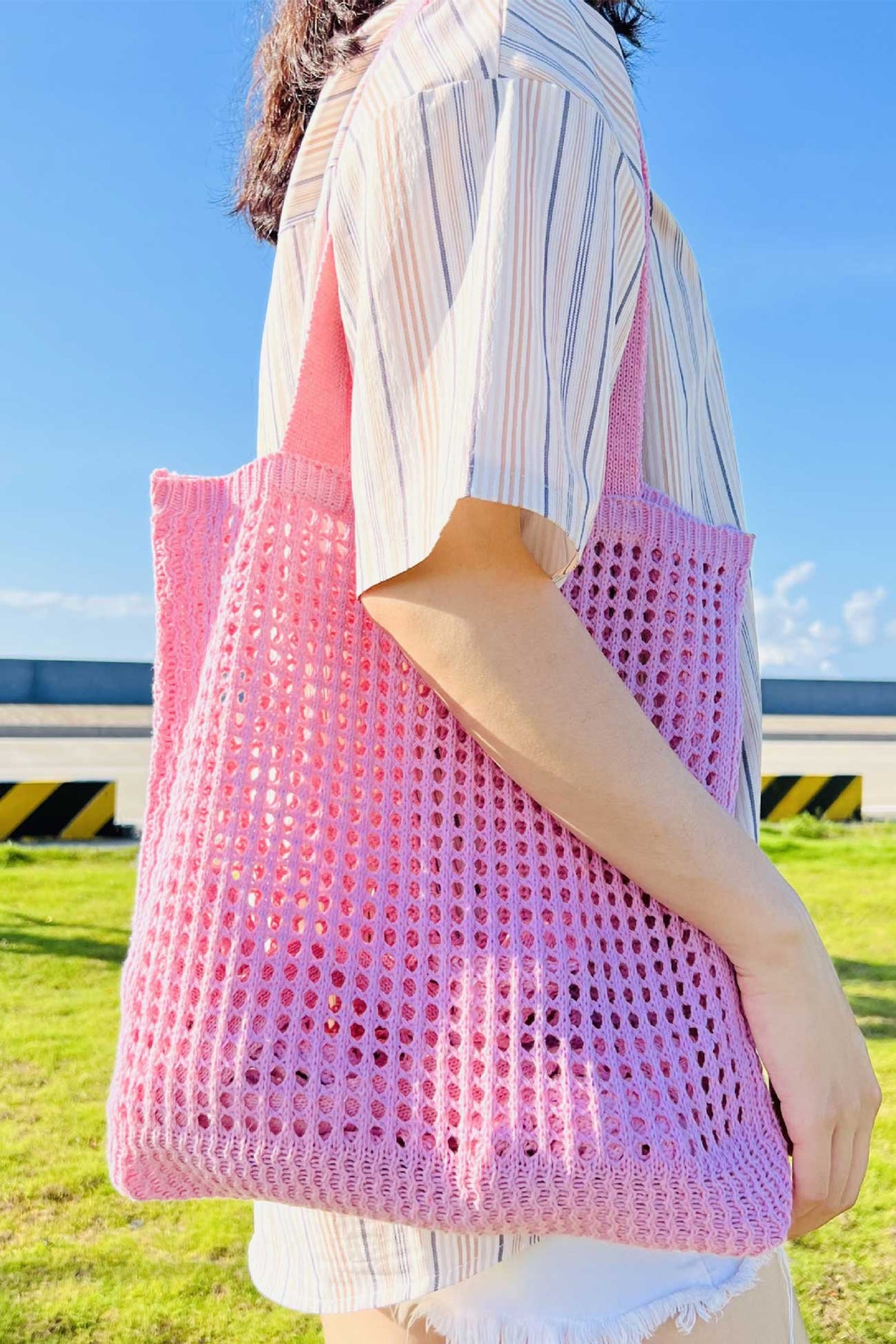 Solid Hollow Out Knit Shoulder Bag