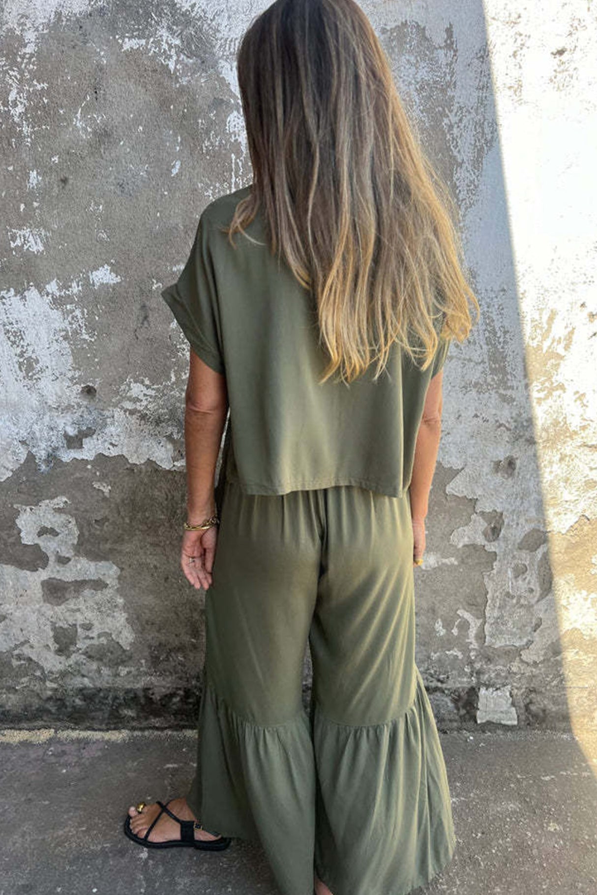 Arolora Solid Short Sleeve Flare Pants Set