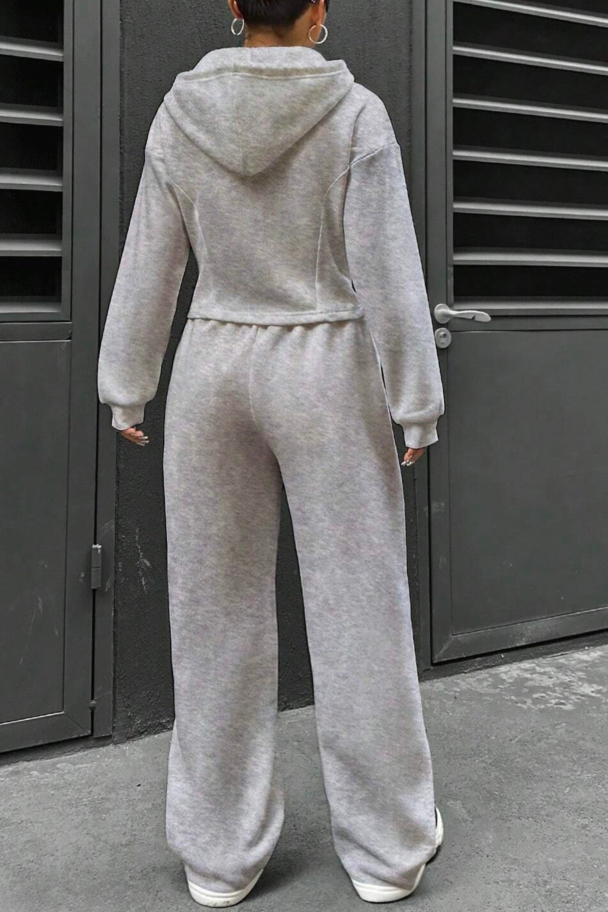 Arolora solid-slim-fit-hoodie-pants-suits