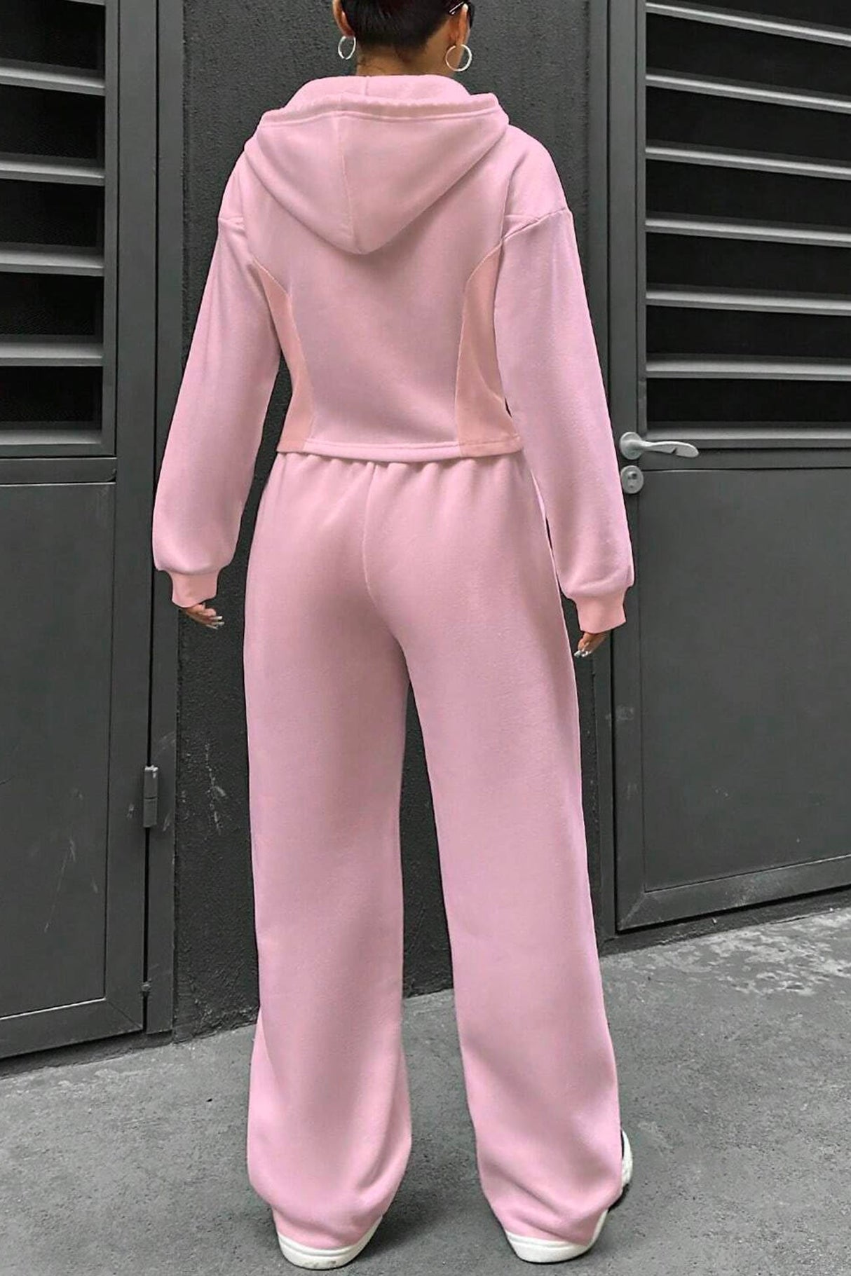 Arolora solid-slim-fit-hoodie-pants-suits