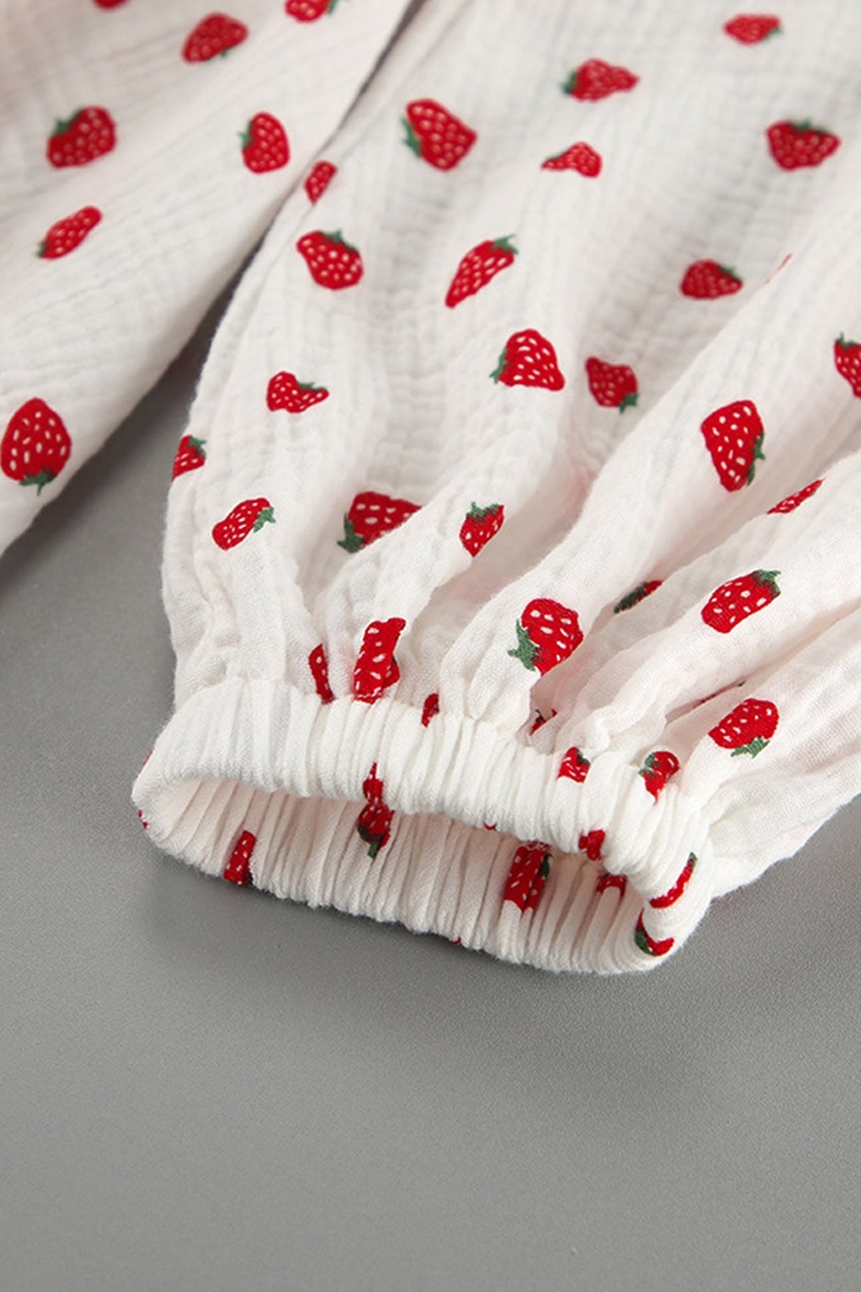 Arolora strawberry-print-puff-sleeve-cotton-dress