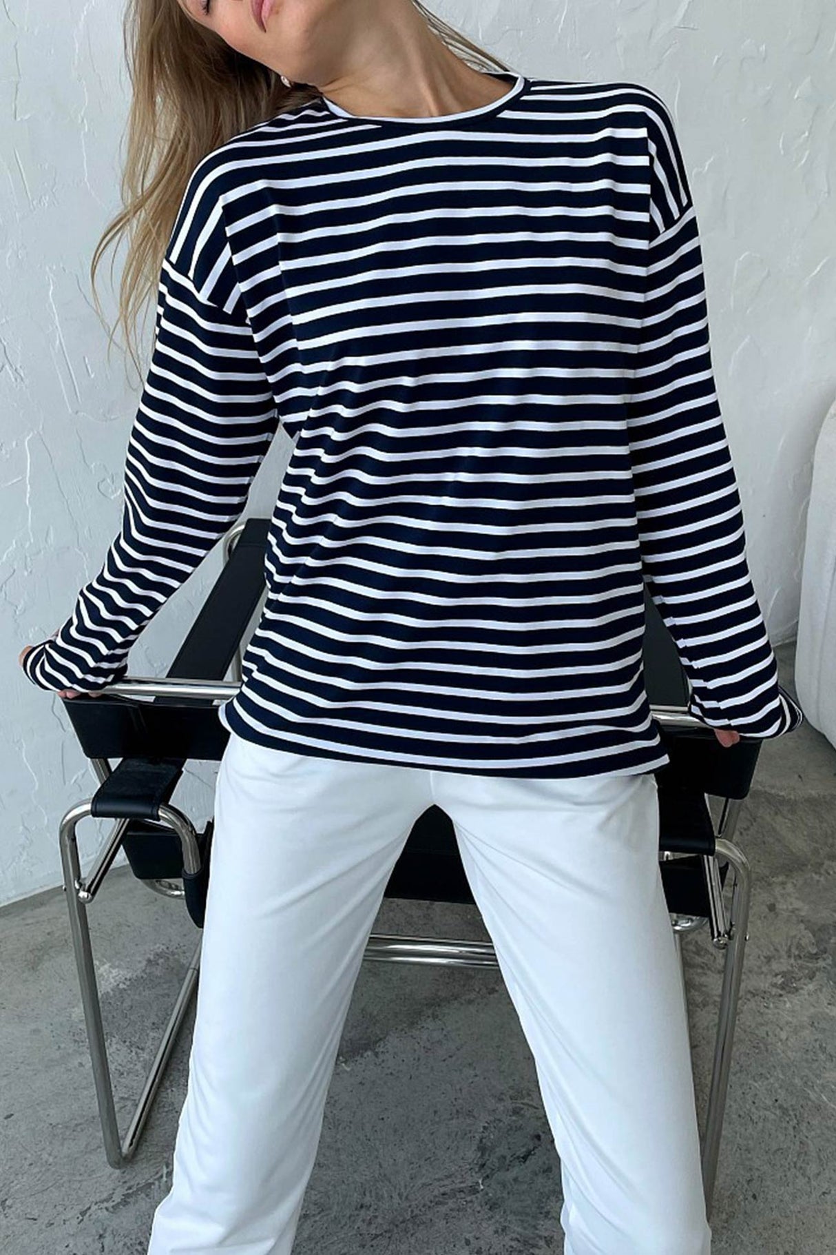 Arolora striped-crew-neck-long-sleeve-cotton-t-shirt