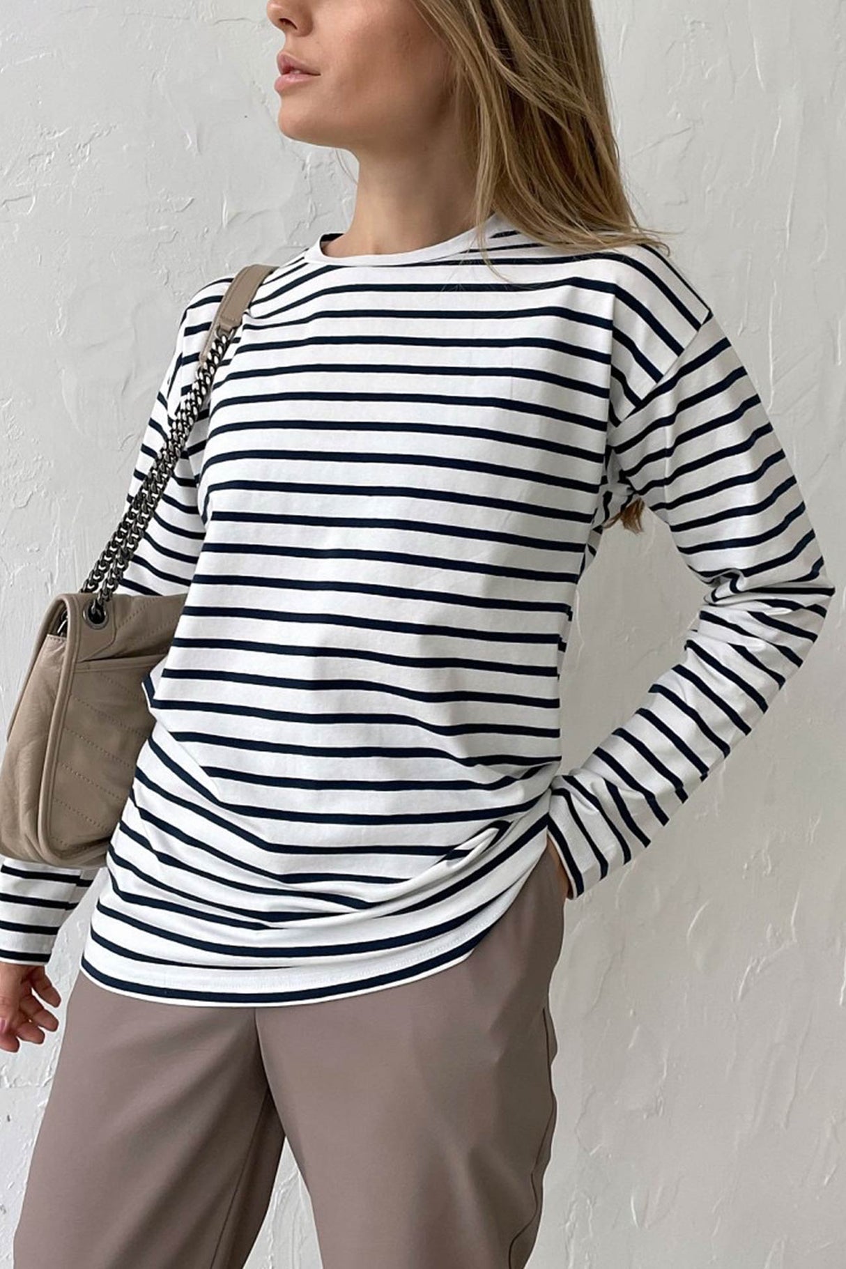 Arolora striped-crew-neck-long-sleeve-cotton-t-shirt
