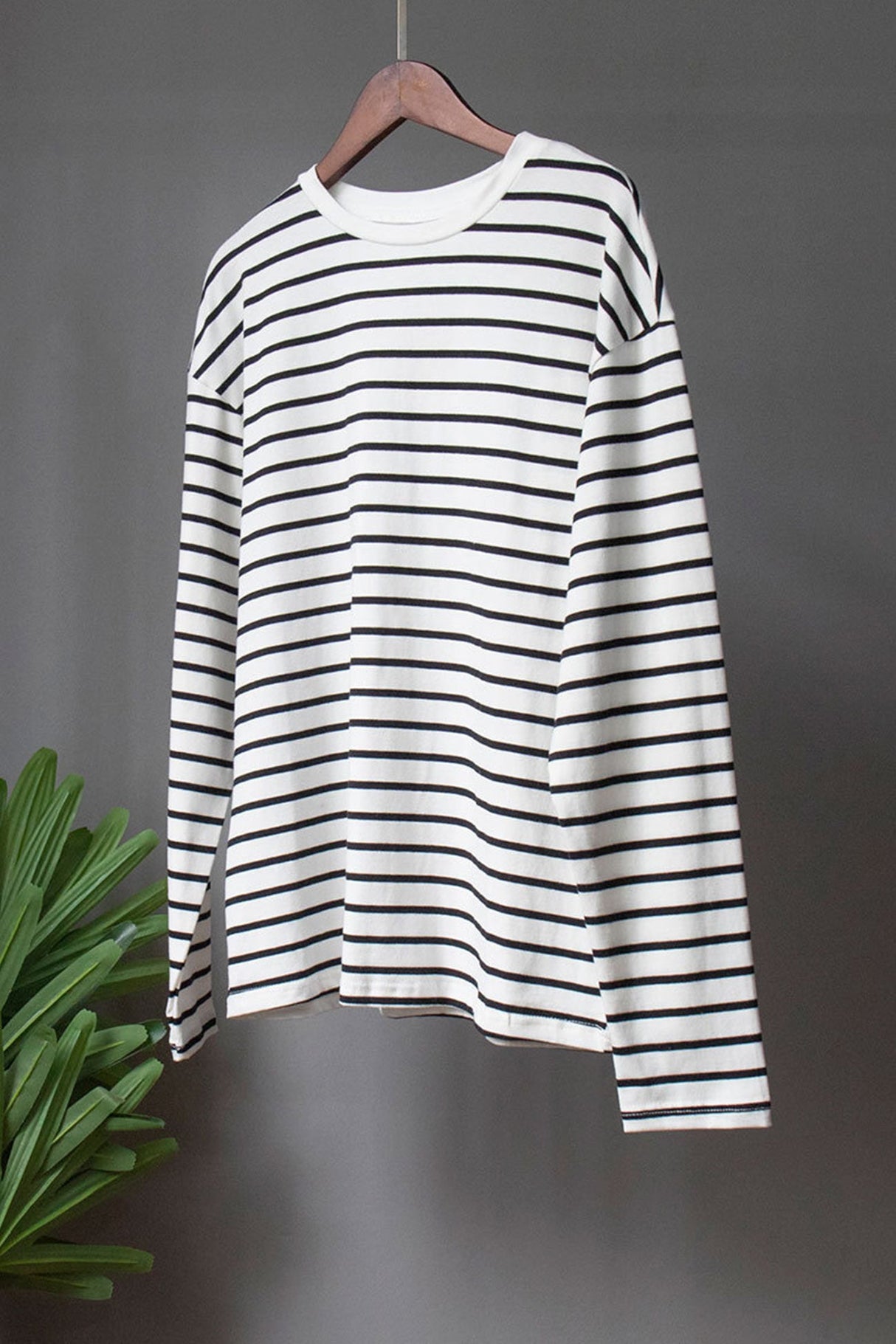 Arolora striped-crew-neck-long-sleeve-cotton-t-shirt