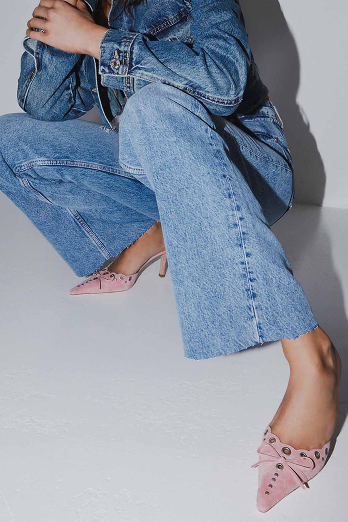 Suede Point Toe Bow Hollow Mule Pumps