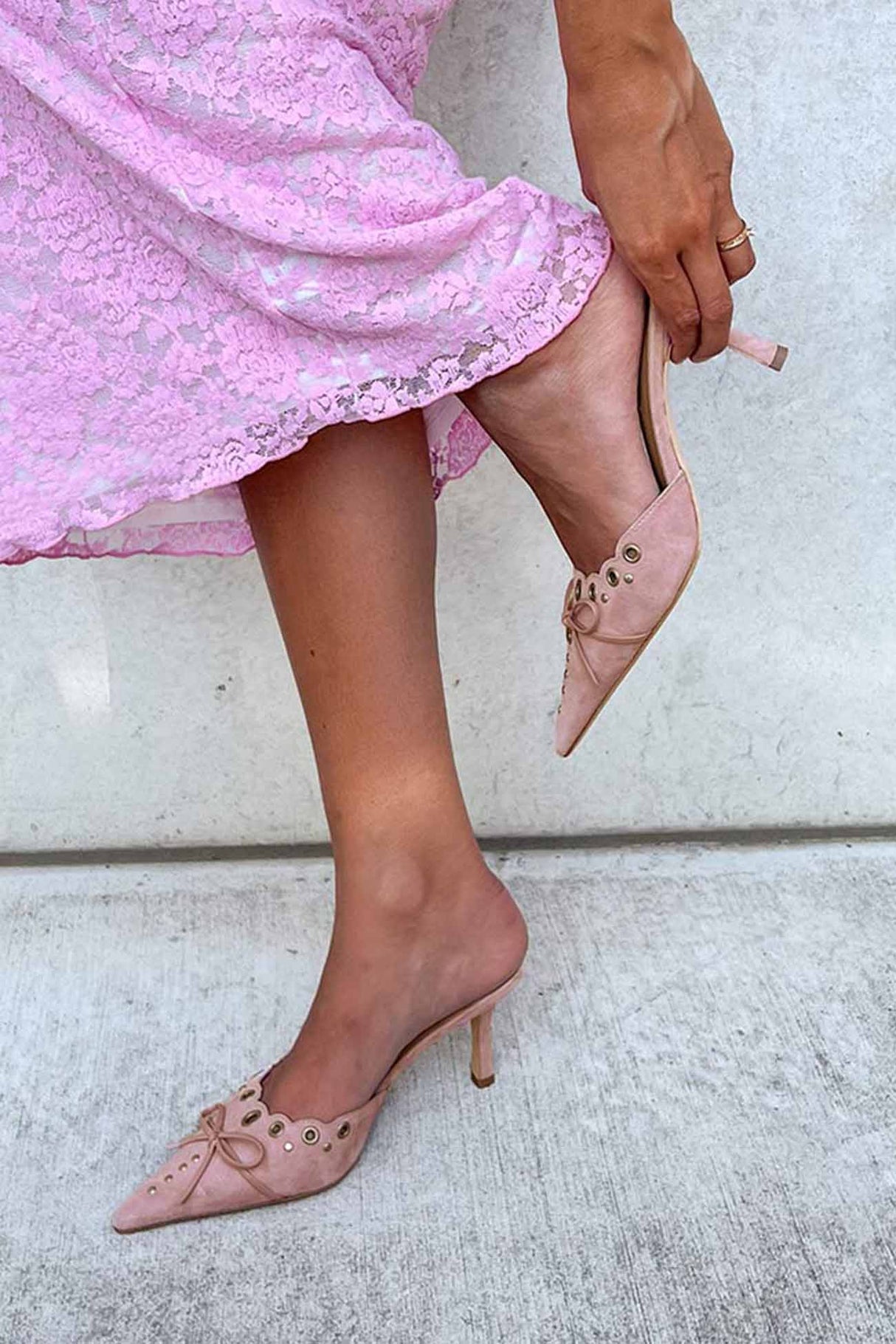 Suede Point Toe Bow Hollow Mule Pumps