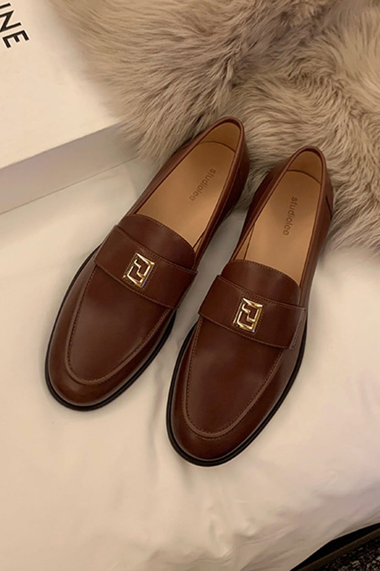 Pointed-toe Metal Buckle Loafers