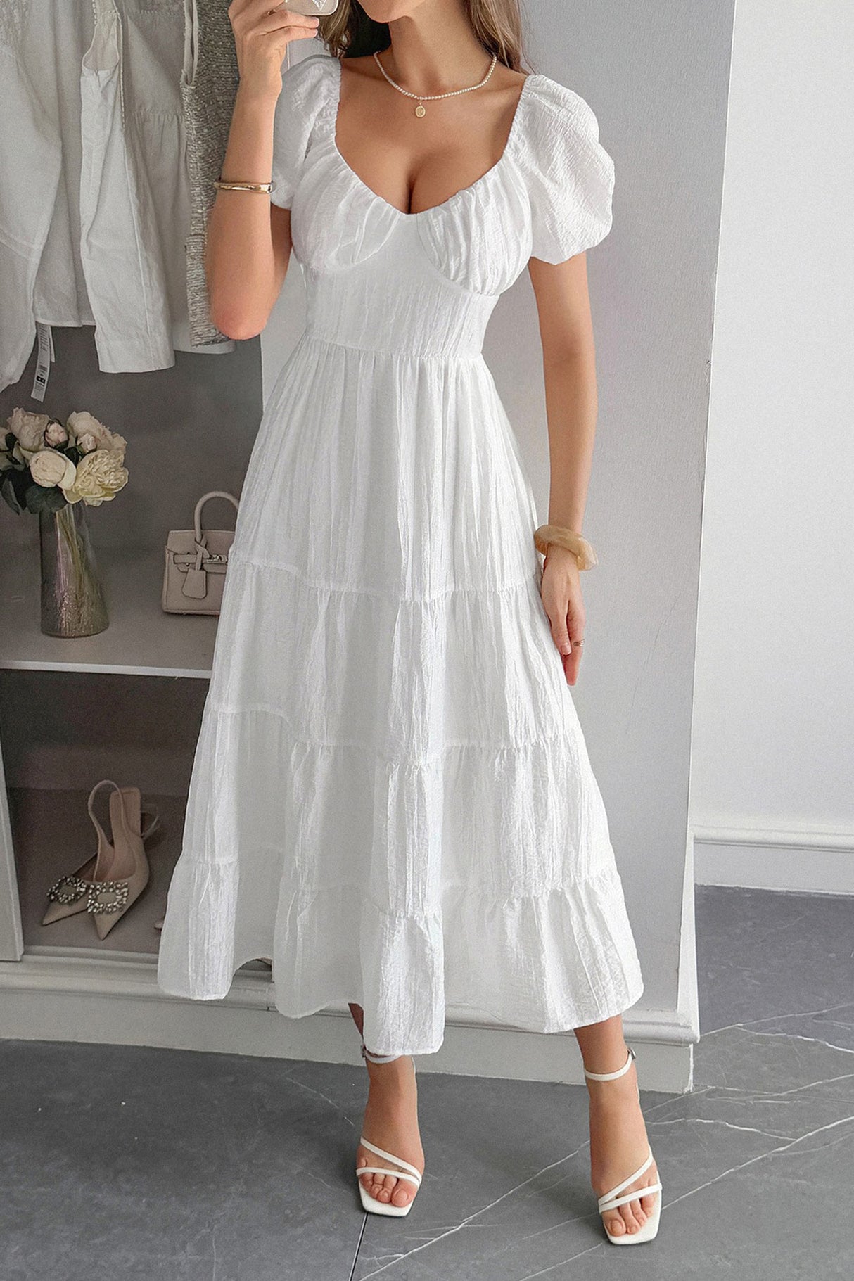 Arolora Low Cut Puff Sleeve Backless Tiered Dress