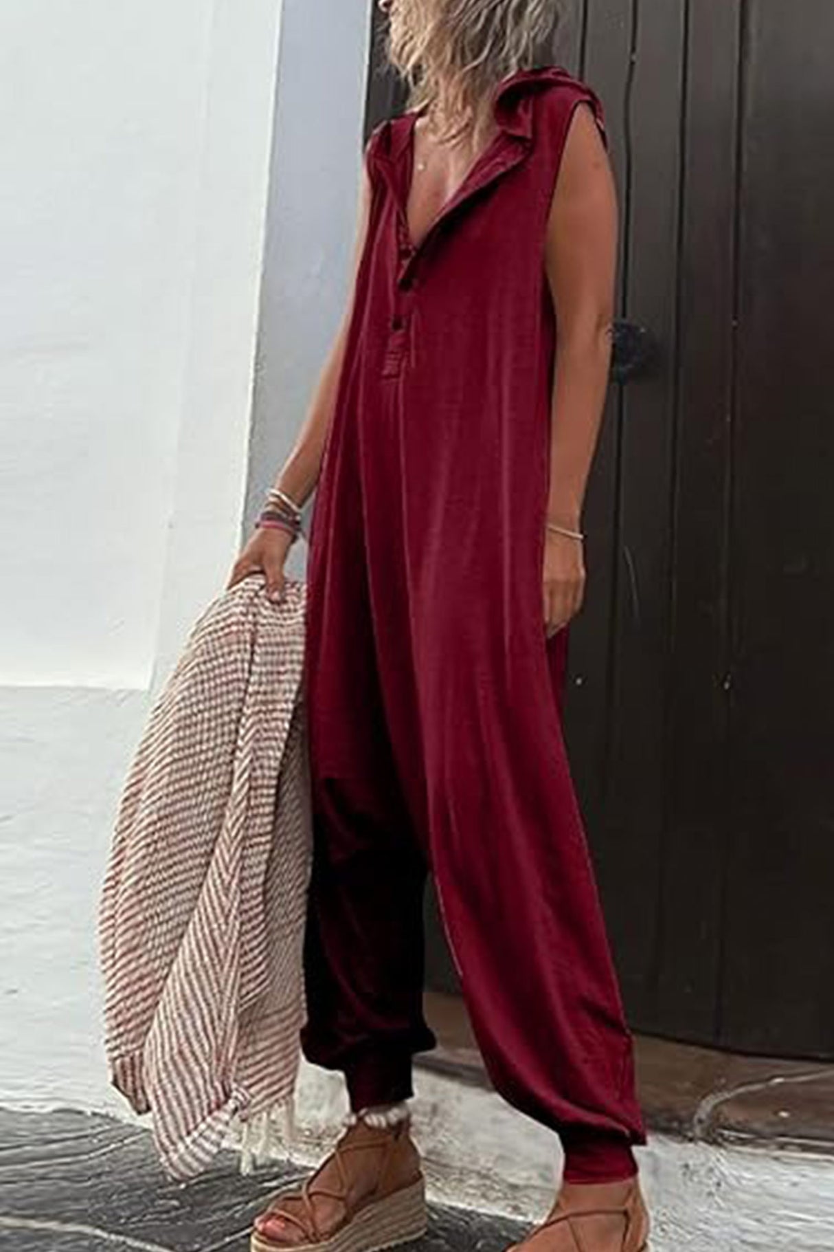 Single-breasted Sleeveless Hooded Jumpsuit