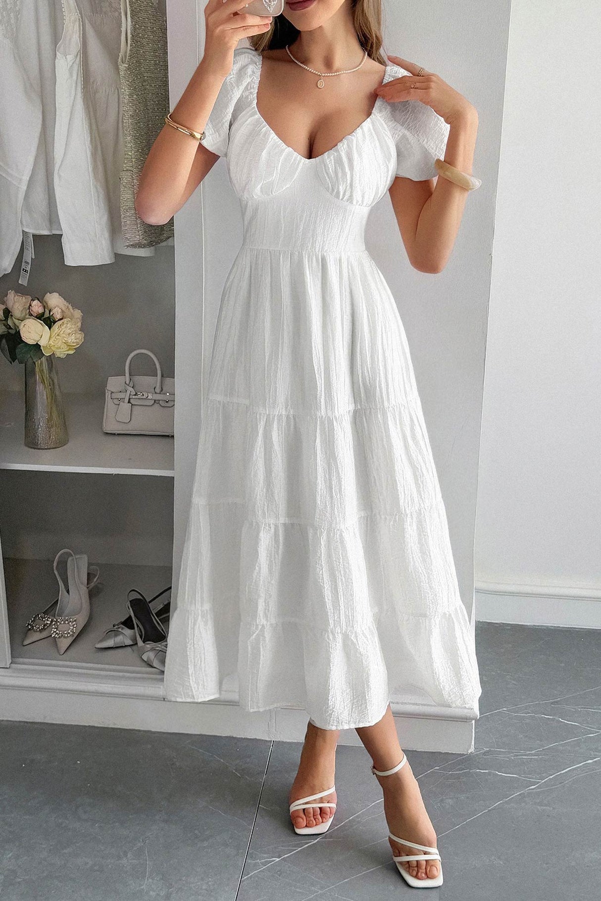 Arolora Low Cut Puff Sleeve Backless Tiered Dress