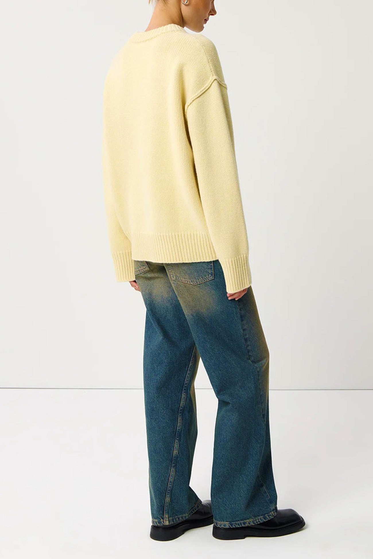 Round Neck Solid Color Pullover Sweater