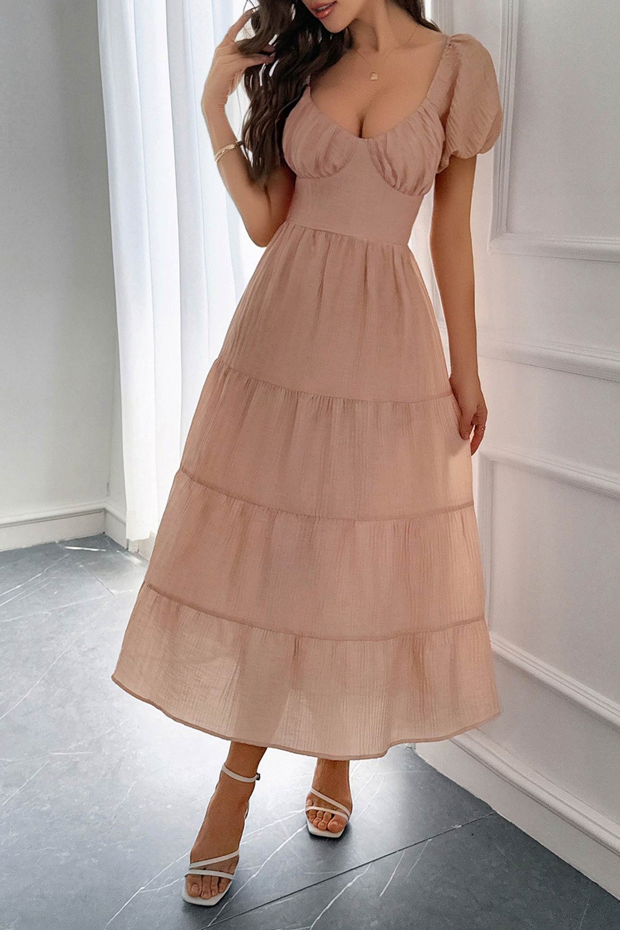 Arolora Low Cut Puff Sleeve Backless Tiered Dress