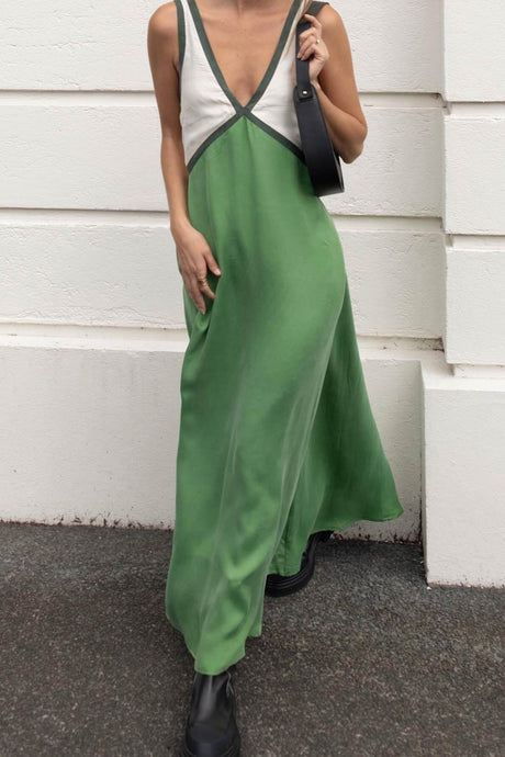 Arolora Contrast V Neck Sleeveless Maxi Dress