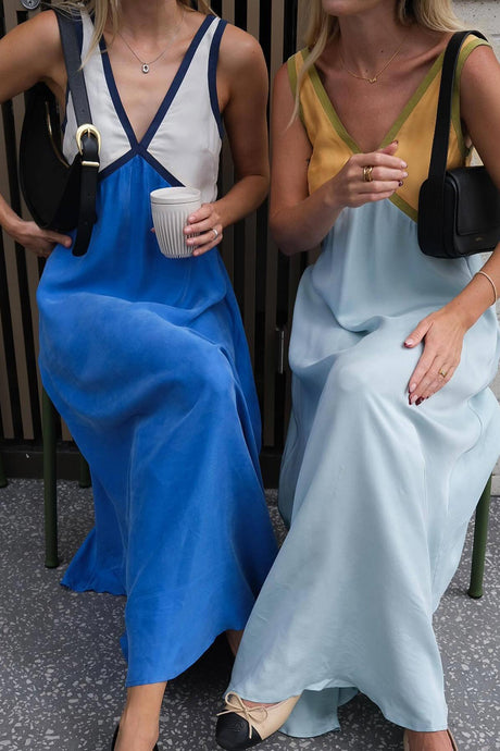 Arolora Contrast V Neck Sleeveless Maxi Dress