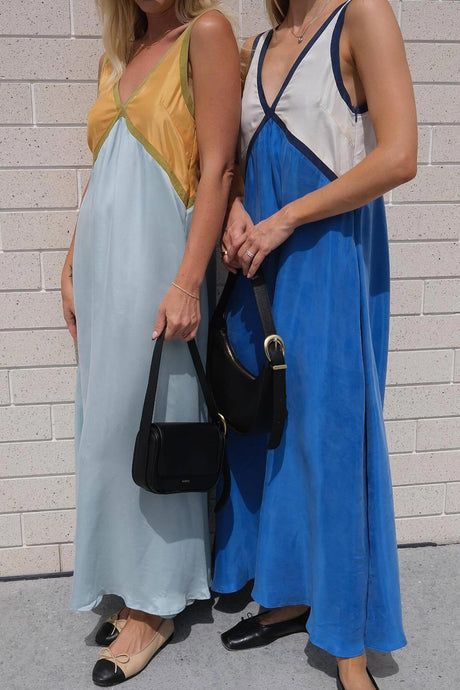 Arolora Contrast V Neck Sleeveless Maxi Dress