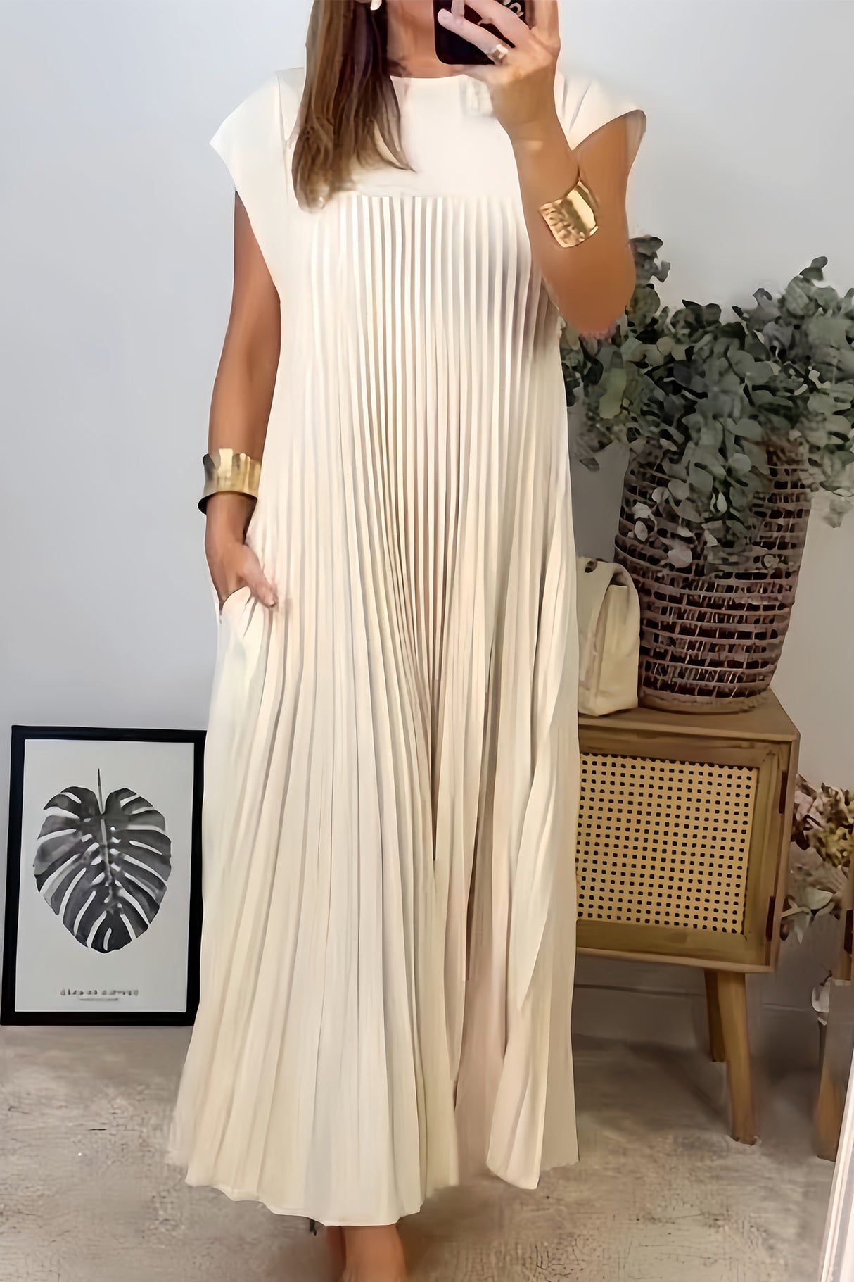 Crew Neck Cap Sleeve Pleated Dress