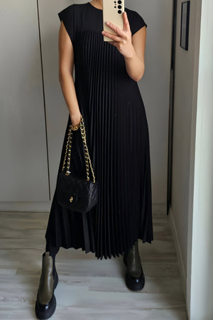 Crew Neck Cap Sleeve Pleated Dress