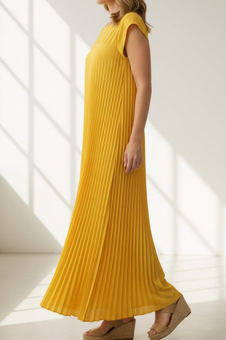 Crew Neck Cap Sleeve Pleated Dress