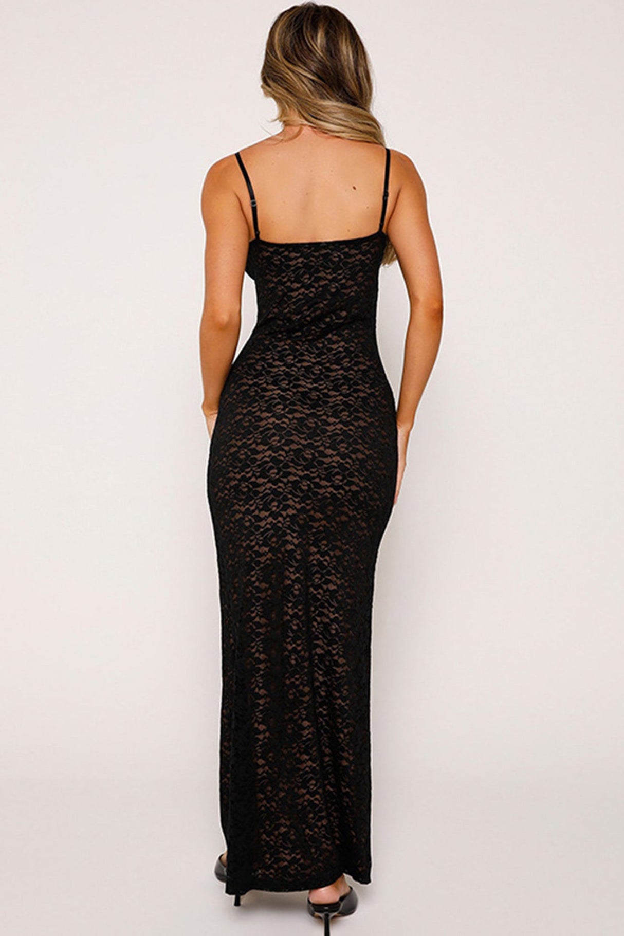 Arolora lace-low-cut-pack-hip-cami-dress