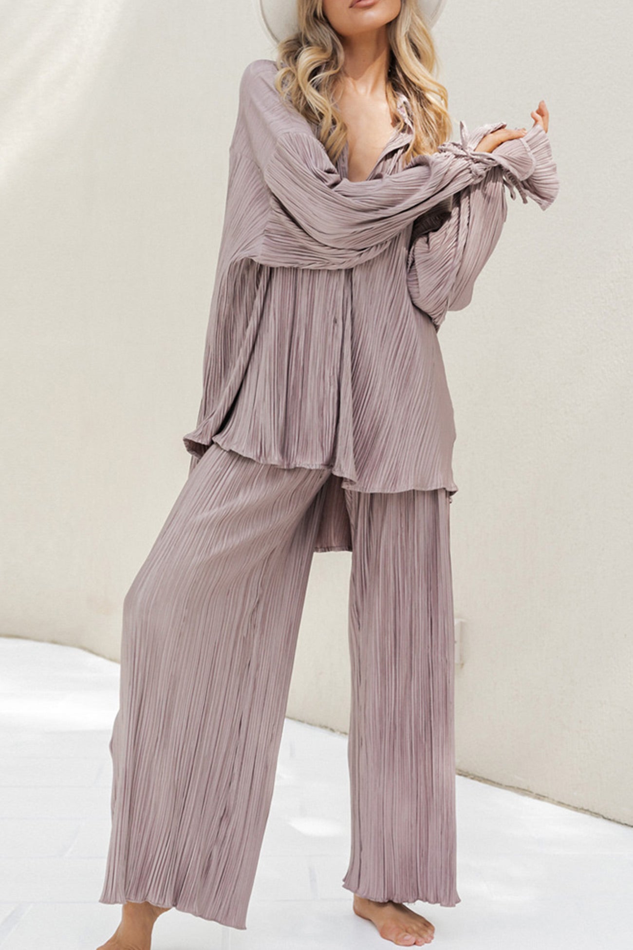 Arolora pleated-blouse-slit-long-pants-set