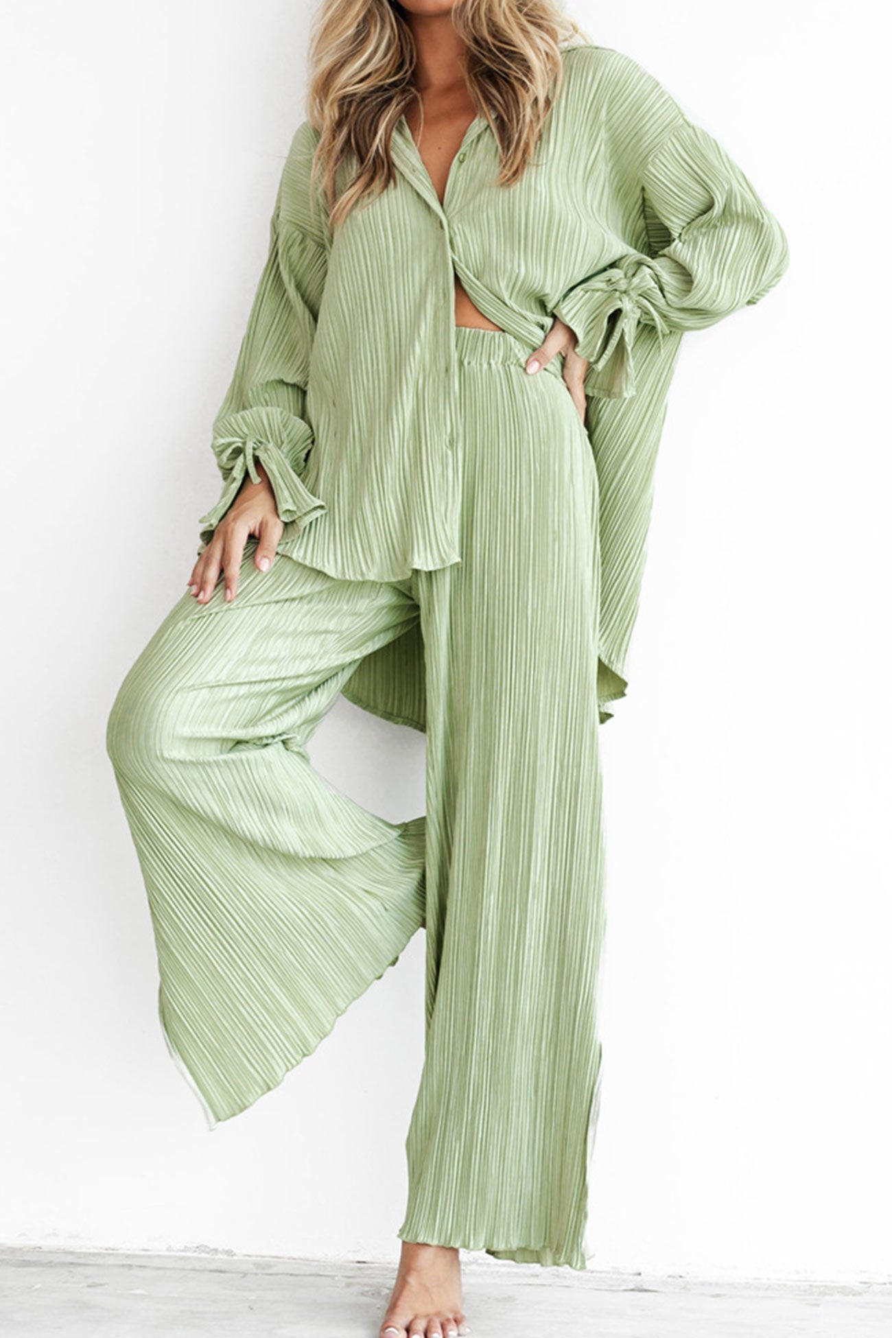 Arolora pleated-blouse-slit-long-pants-set